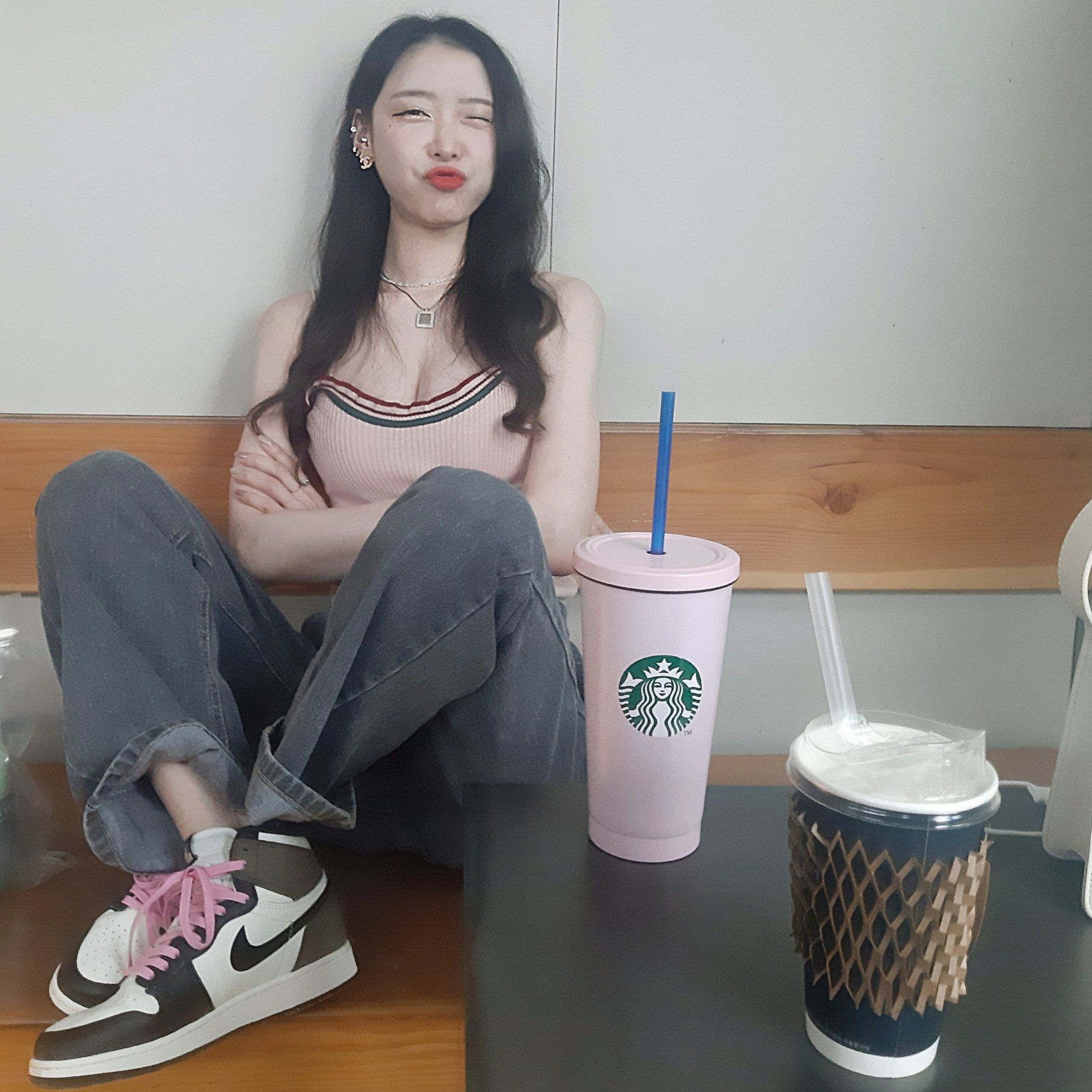 (GS) Jordan 1 Retro High OG Black Mocha, Jordan 1 Retro High OG Black Mocha 착용 스타일 - 2