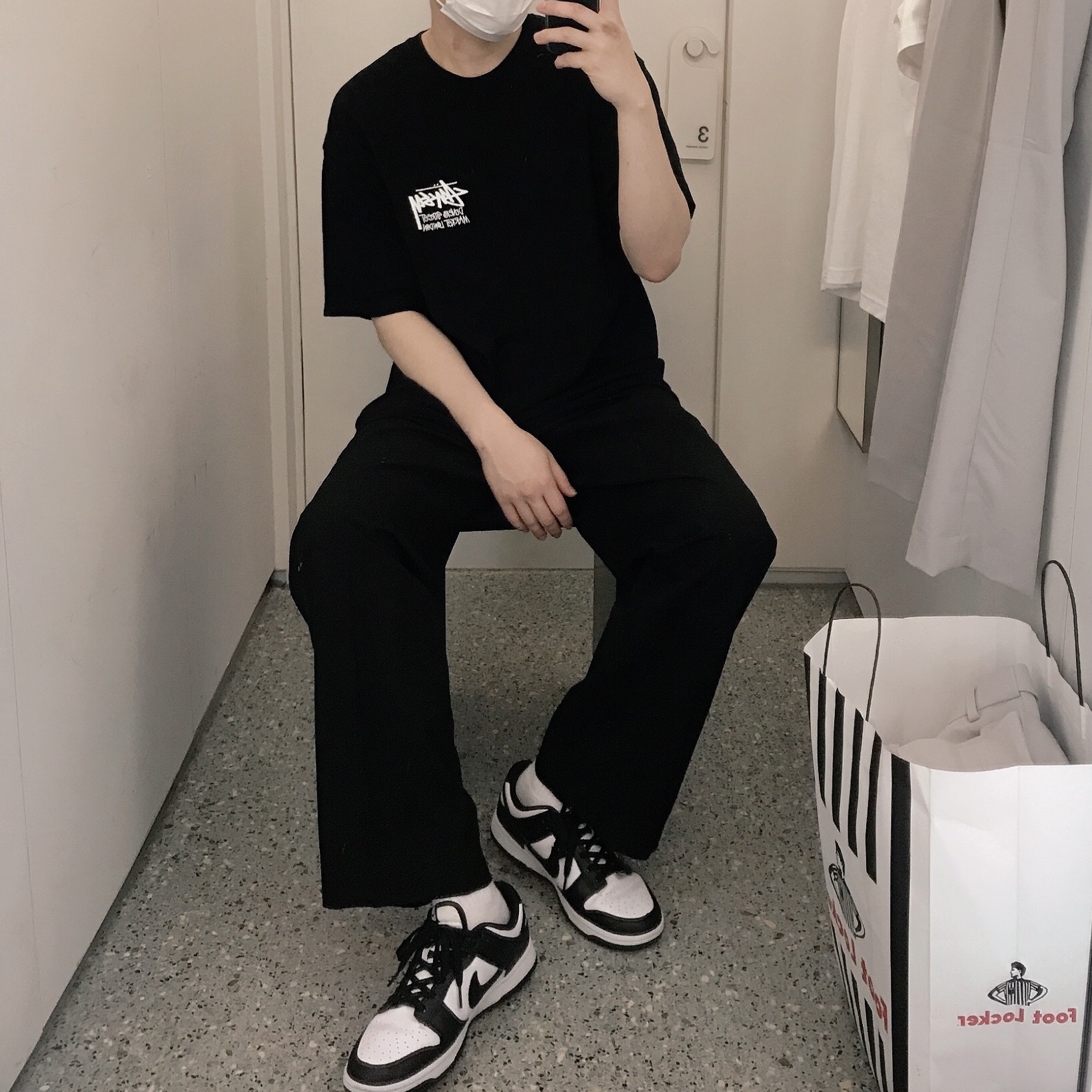 Nike Dunk Low Retro Black 착용 스타일 - 2