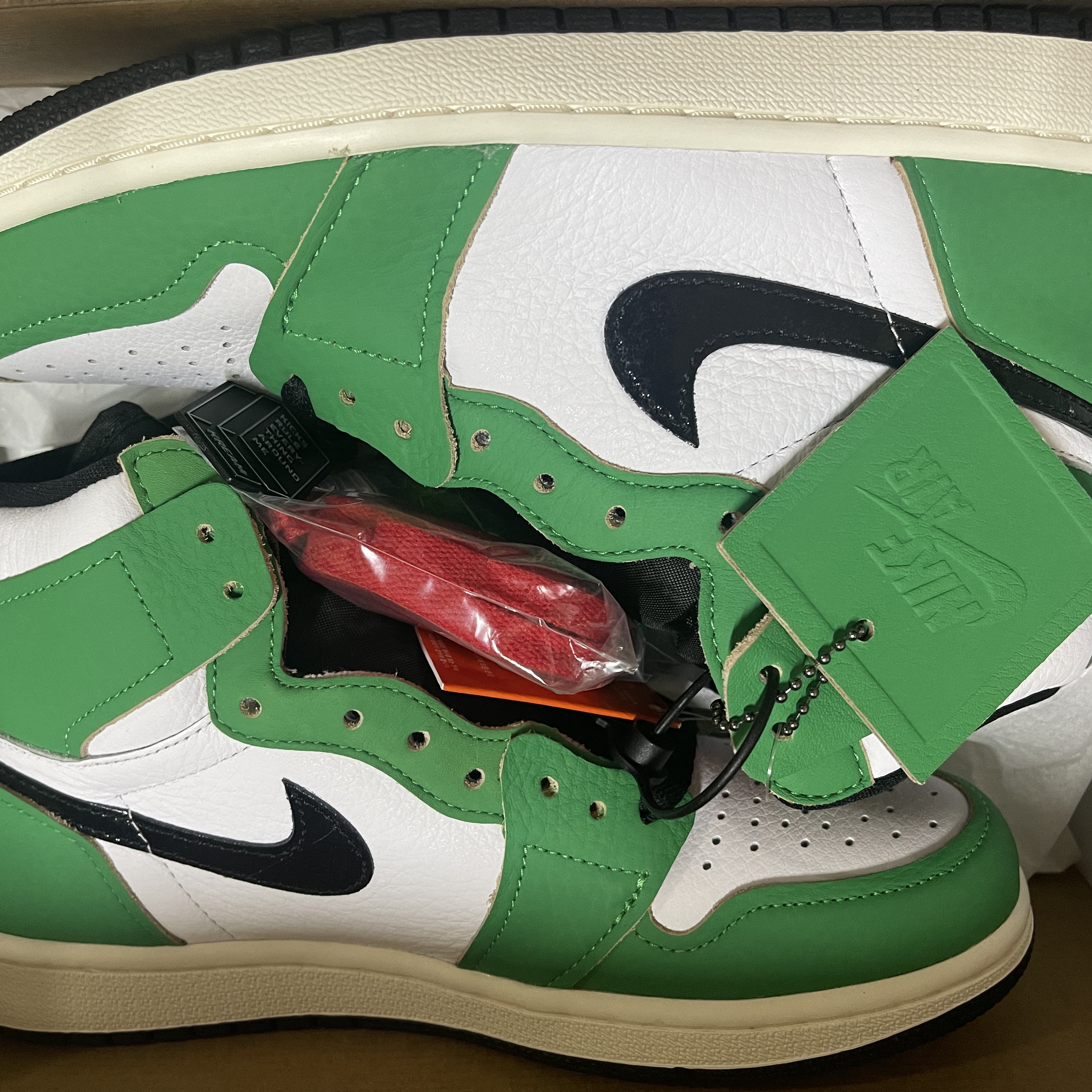 (W) Jordan 1 Retro High OG Lucky Green 착용 스타일