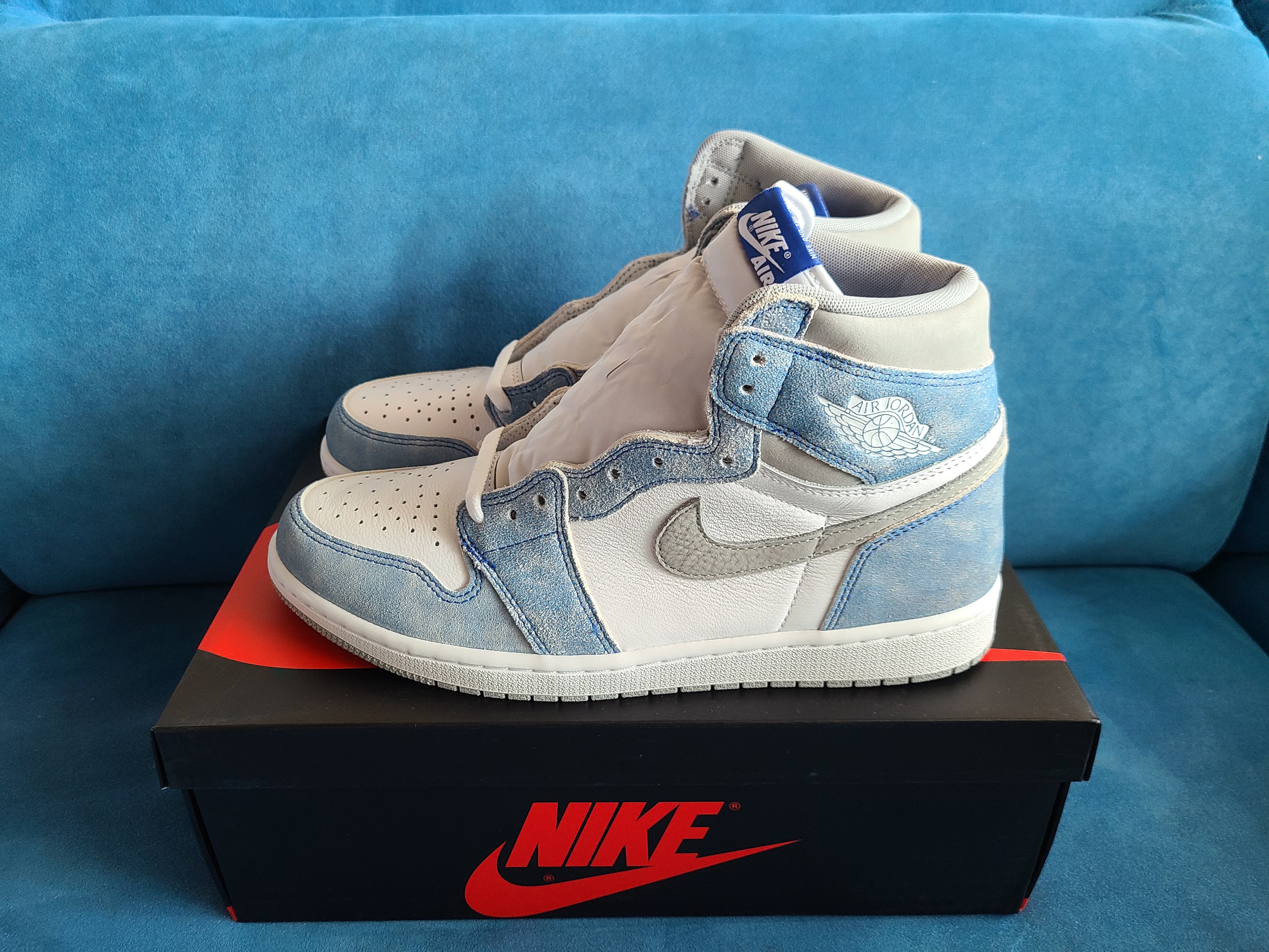 Jordan 1 Retro High OG Hyper Royal, (GS) Jordan 1 Retro High OG Hyper Royal 착용 스타일 - 1