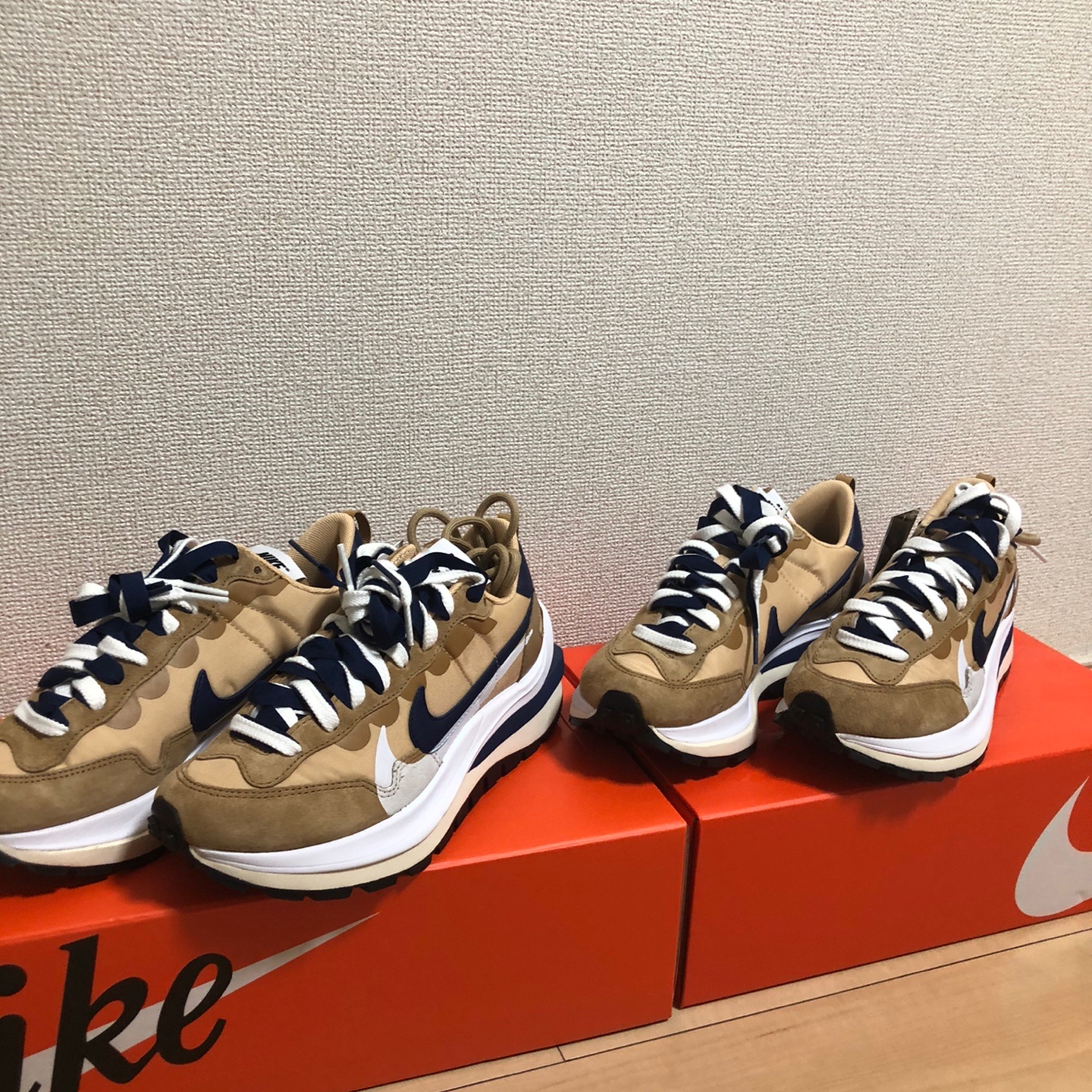 Nike x Sacai VaporWaffle Sesame and Blue Void 착용 스타일 - 2