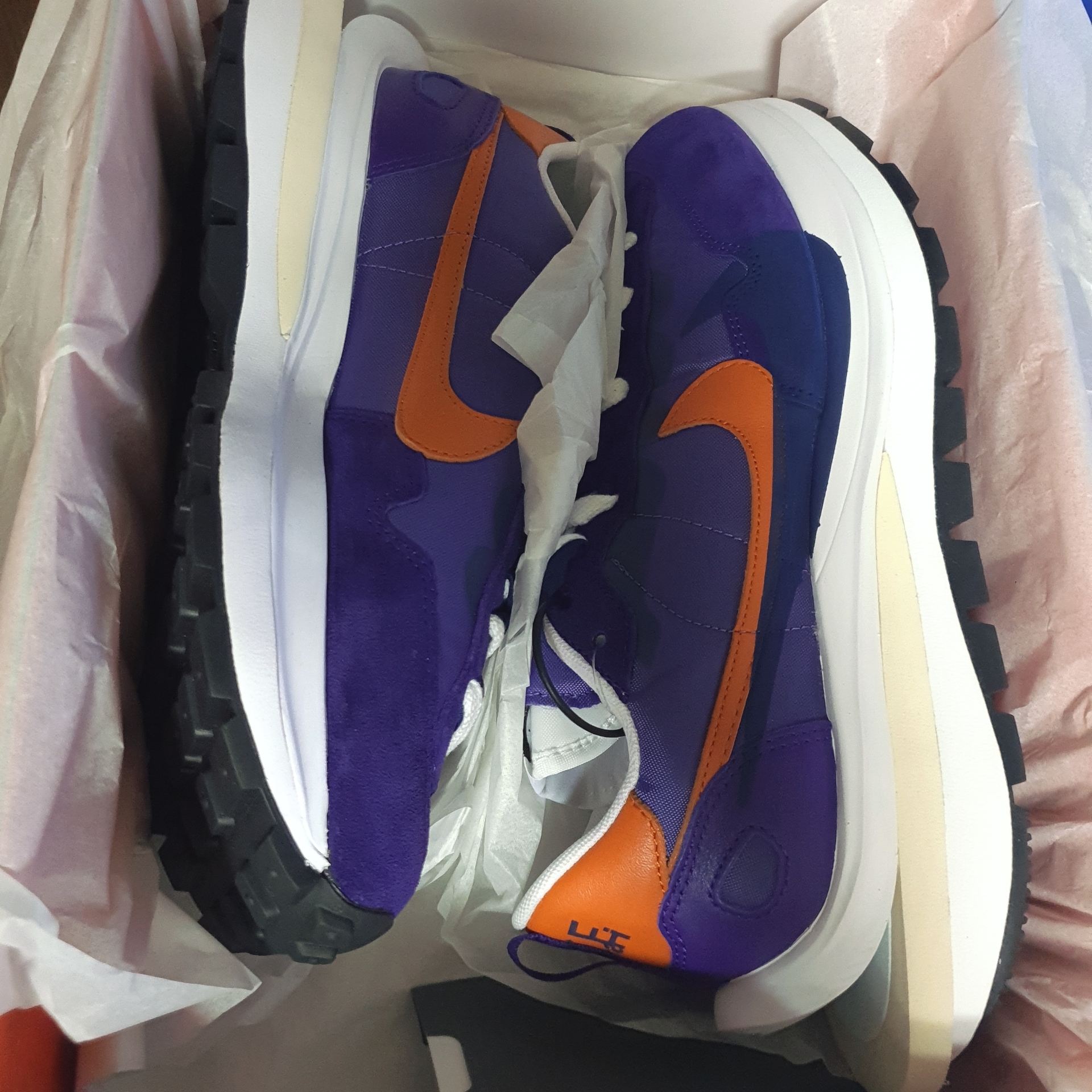 Nike x Sacai VaporWaffle Dark Iris 착용 스타일 - 1