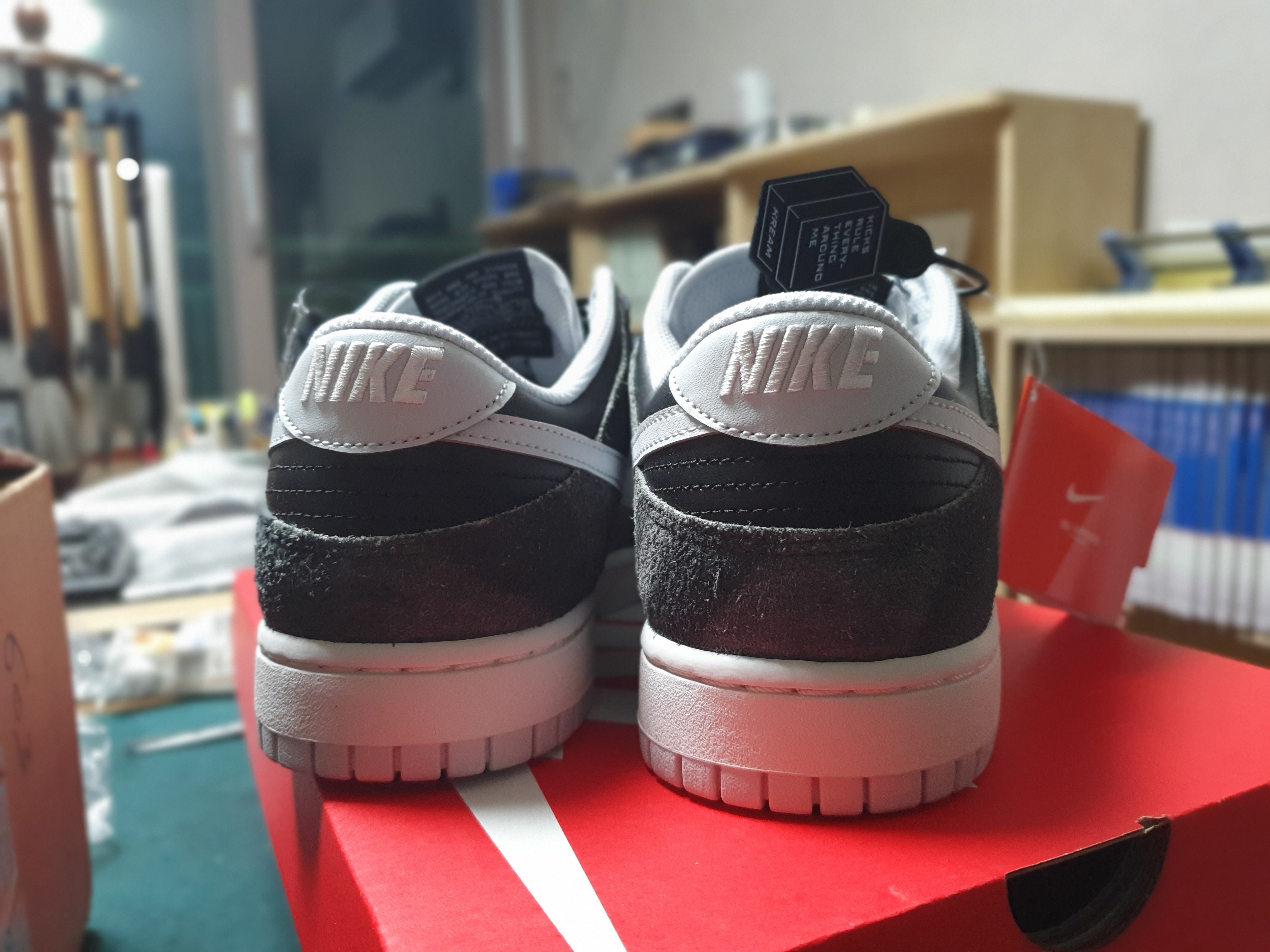 Nike Dunk Low Retro PRM Zebra 착용 스타일 - 5