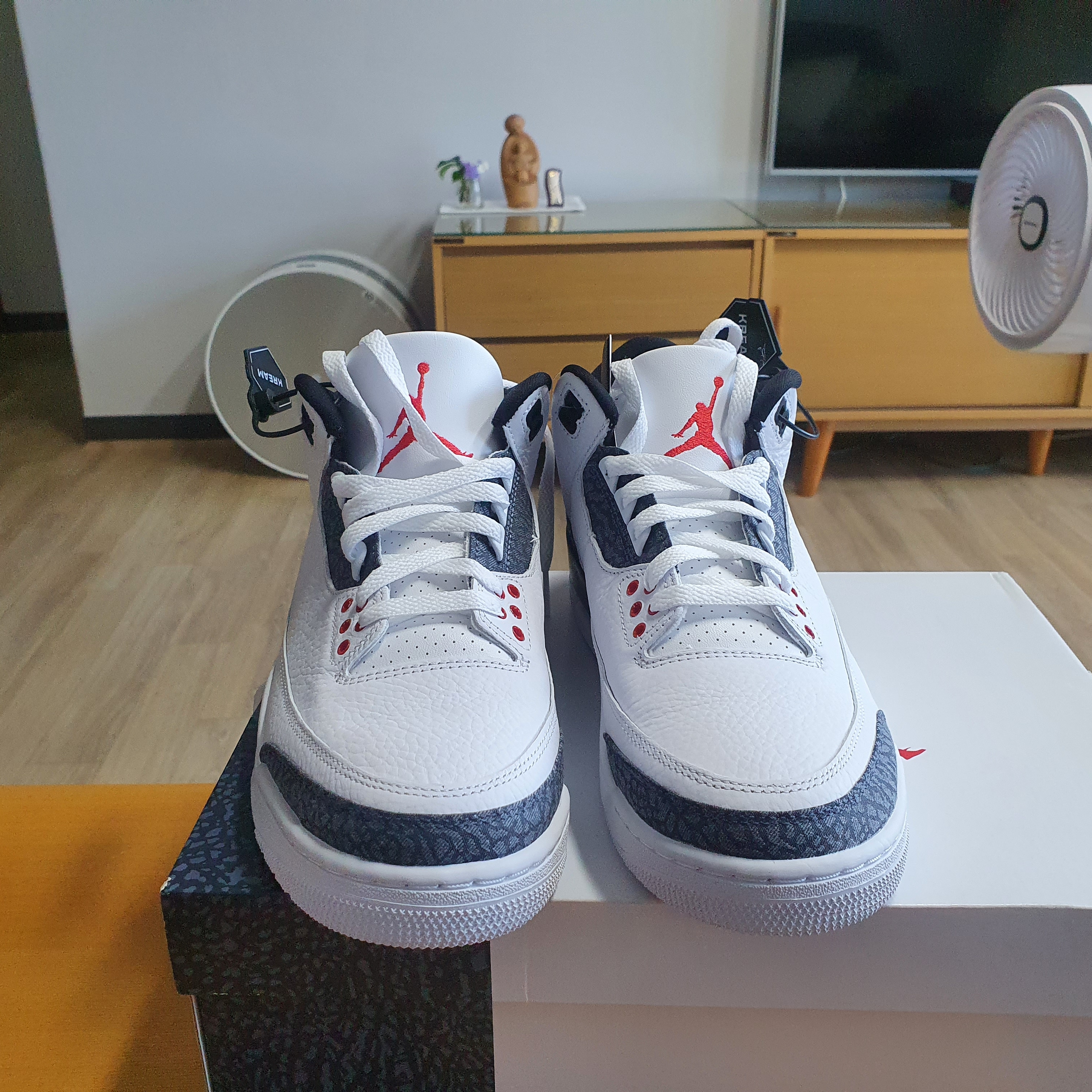 Jordan 3 Retro SE-T CO.JP Fire Red Denim 착용 스타일 - 2