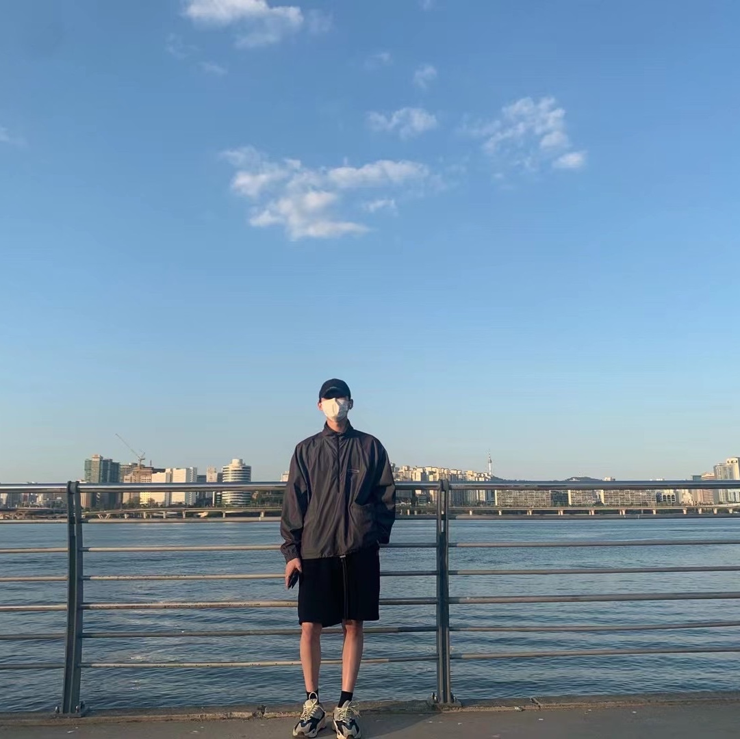 Essentials Track Jacket Iridescent - 20SS, Adidas Yeezy Boost 700 Wave Runner Solid Grey 2017/2019 착용 스타일