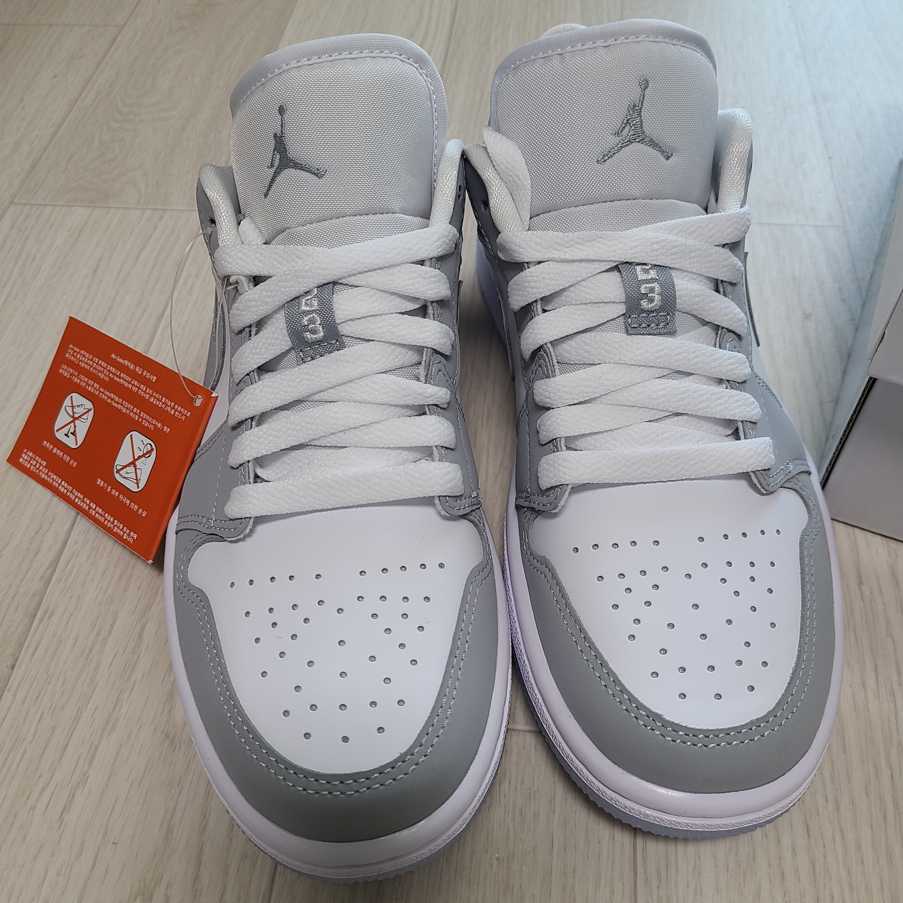 (W) Jordan 1 Low White Wolf Grey 착용 스타일 - 2
