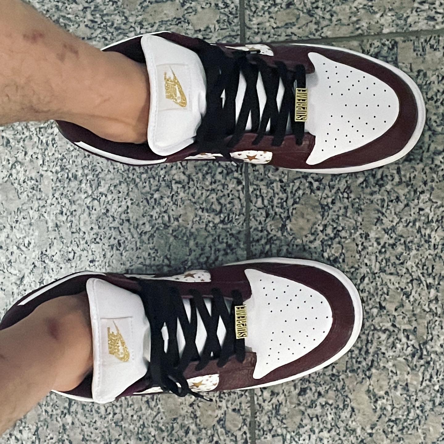 Nike x Supreme SB Dunk Low Barkroot Brown, Asics x BAPE Gel-1090 Tiger Camo 착용 스타일 - 1