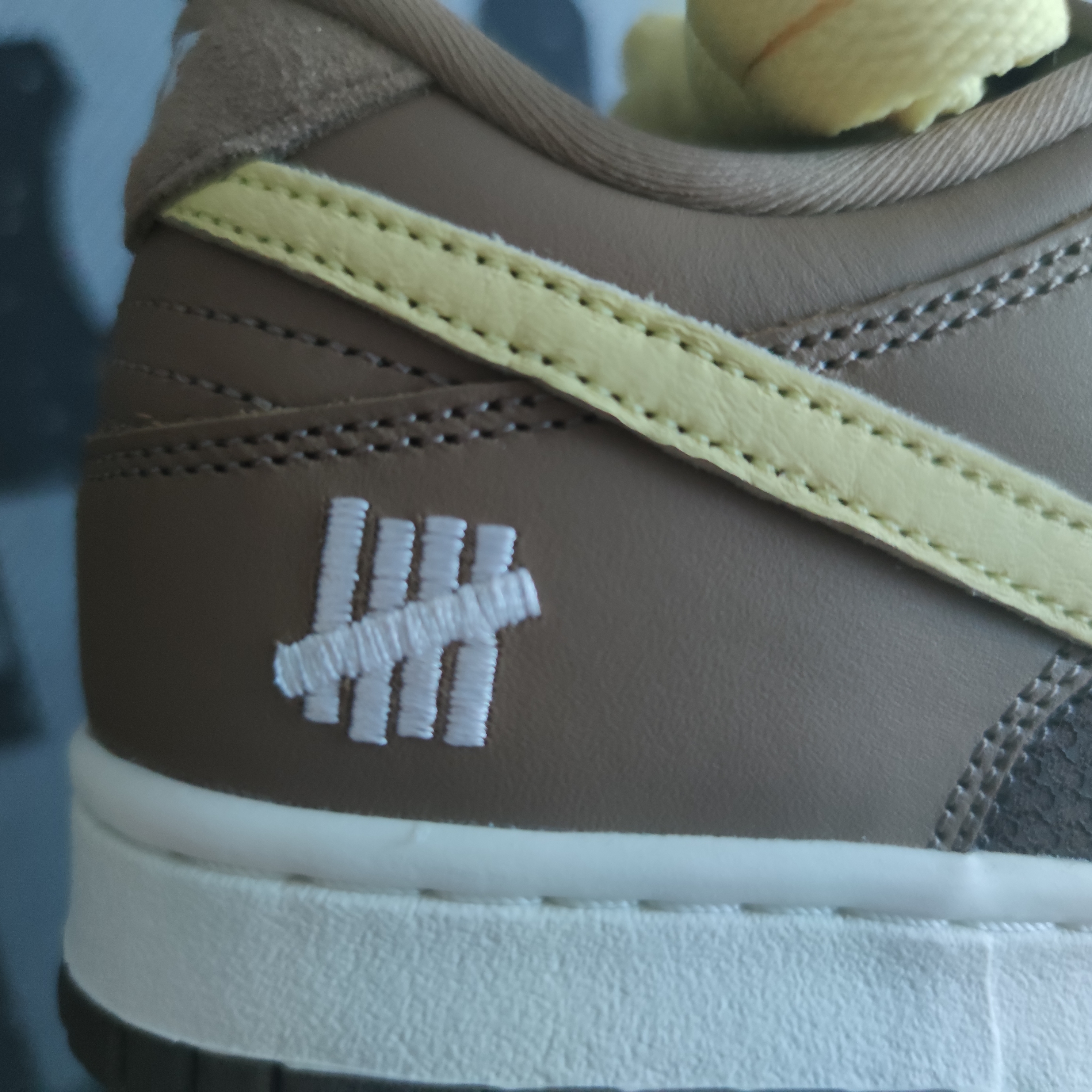 Nike x Undefeated Dunk Low SP Canteen 착용 스타일 - 4