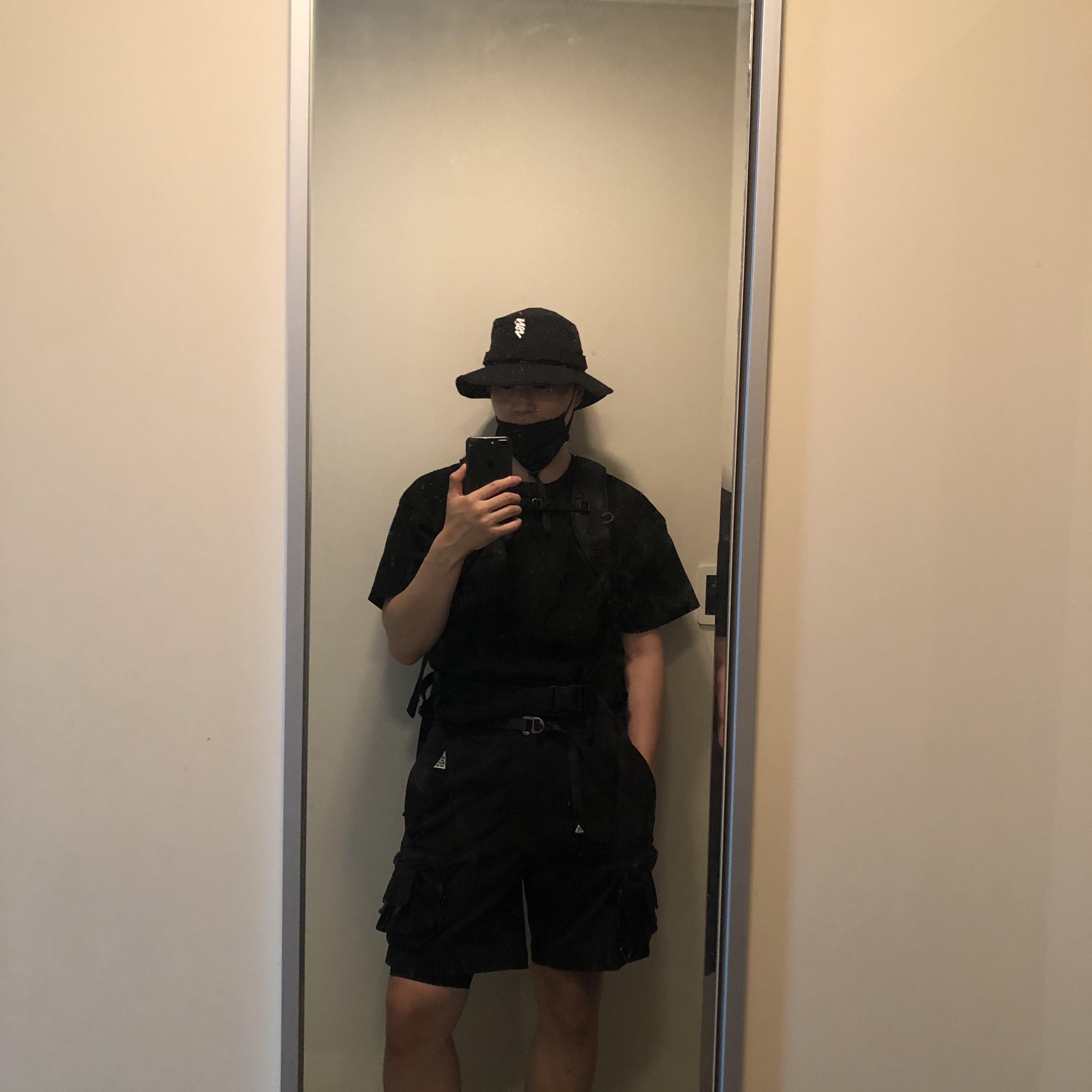 Jordan Zion Bucket Hat Black, Nike x Travis Scott NRG AG T-Shirt Black 착용 스타일