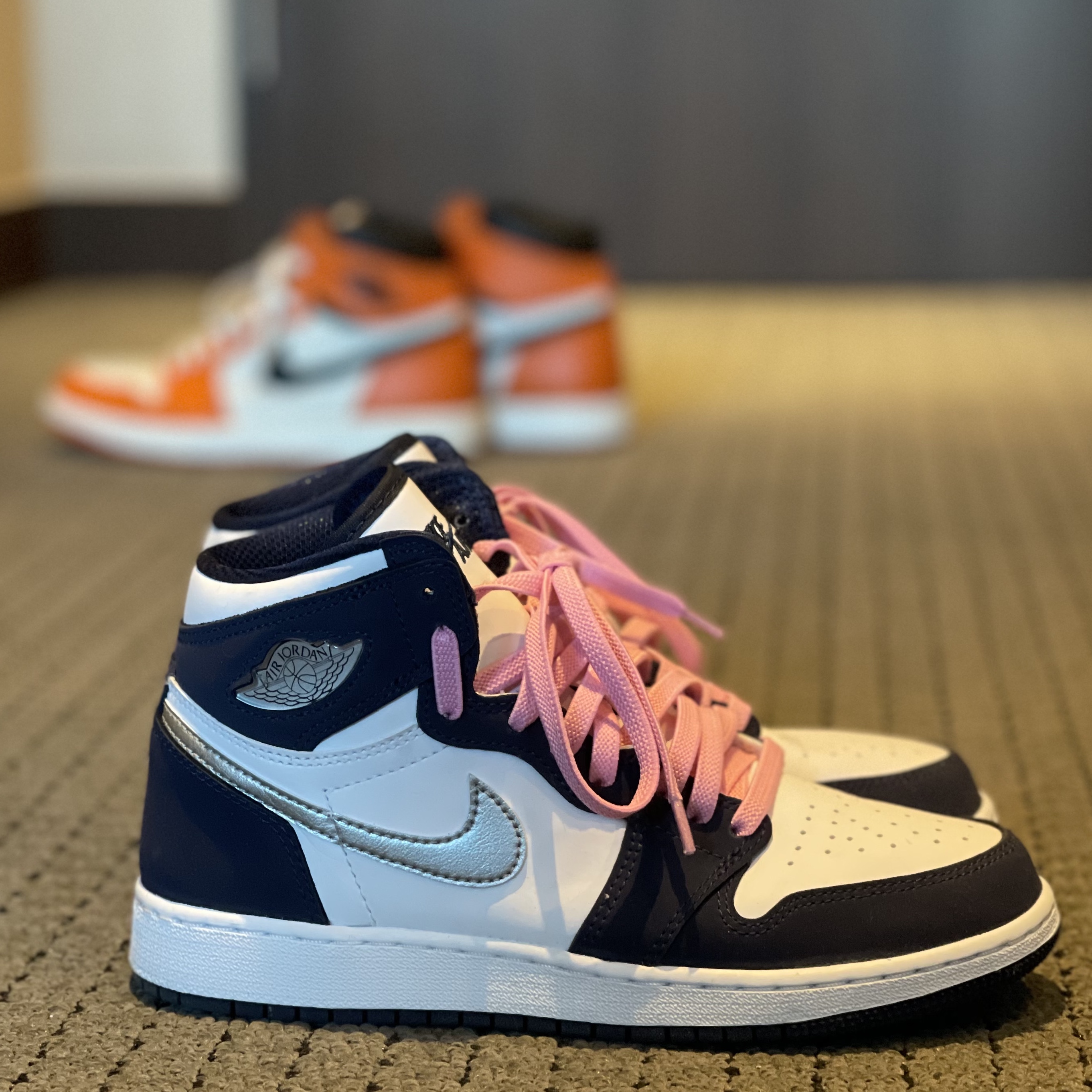 (GS) Jordan 1 Retro High OG CO.JP Midnight Navy, Jordan 1 Retro High OG Reverse Shattered Backboard 착용 스타일