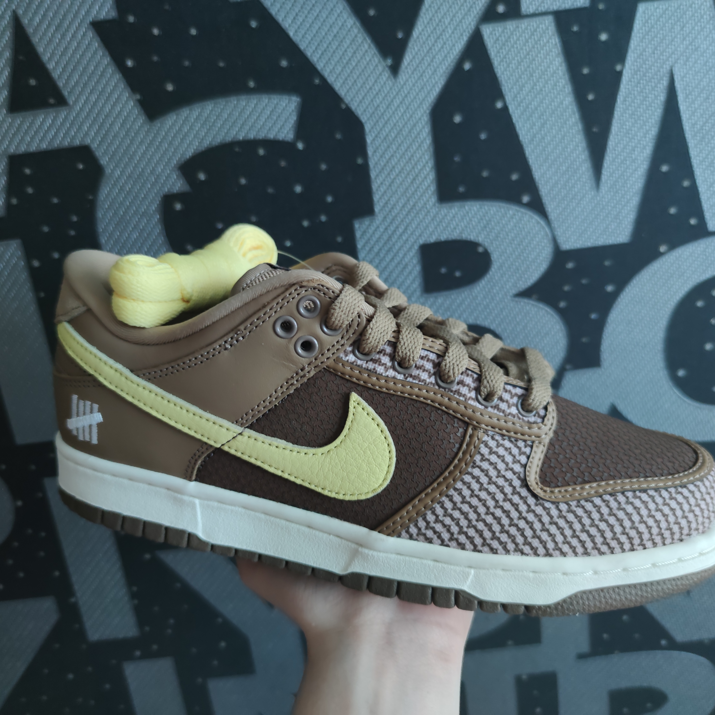 Nike x Undefeated Dunk Low SP Canteen 착용 스타일 - 1