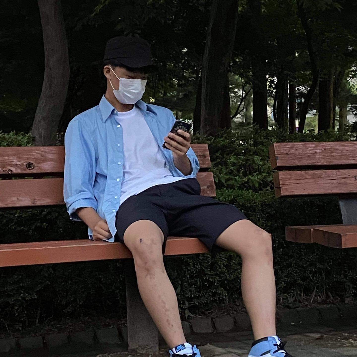 Jordan 1 Retro High OG University Blue 착용 스타일 - 1