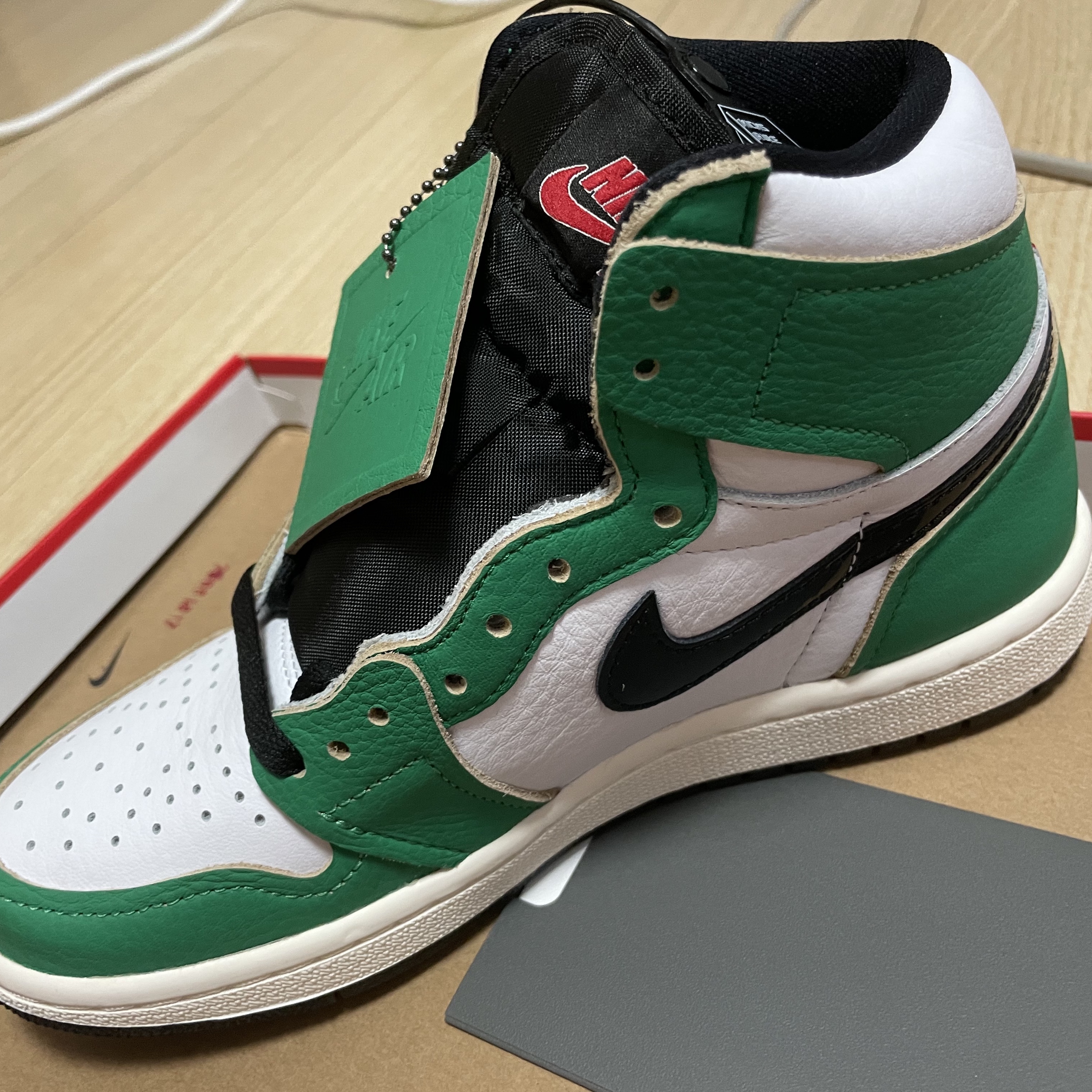 (W) Jordan 1 Retro High OG Lucky Green 착용 스타일 - 4