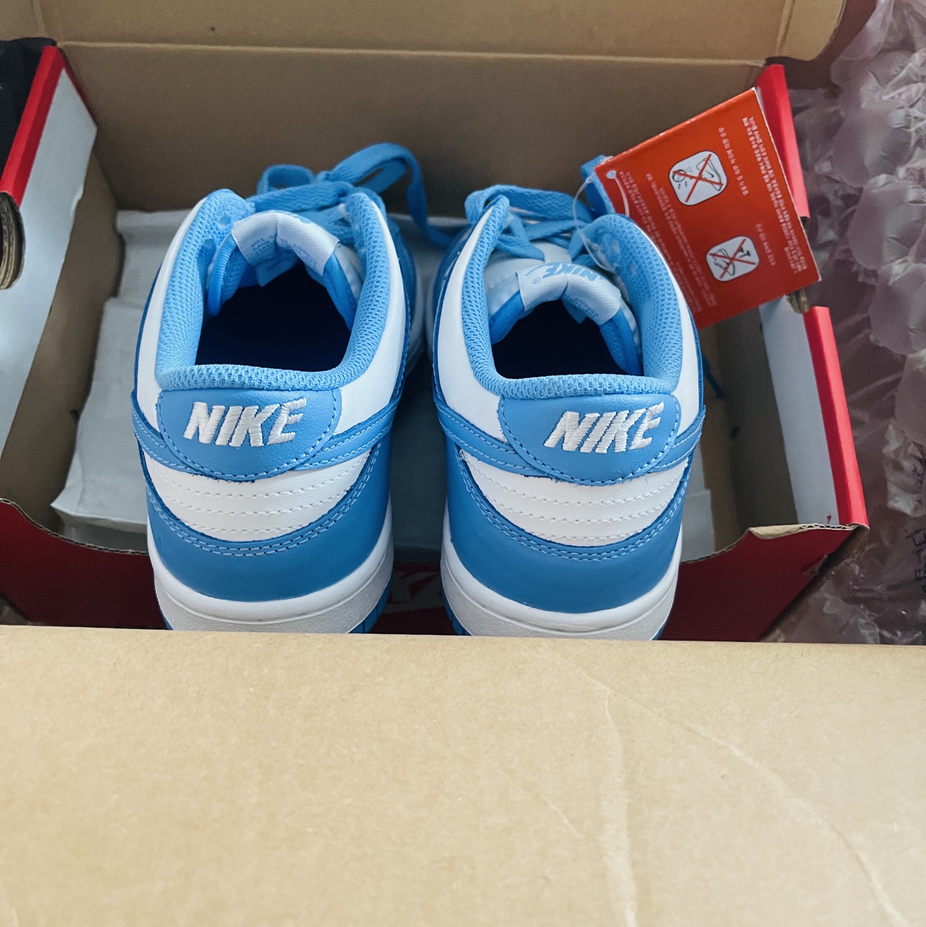 Nike Dunk Low Retro University Blue 착용 스타일 - 3