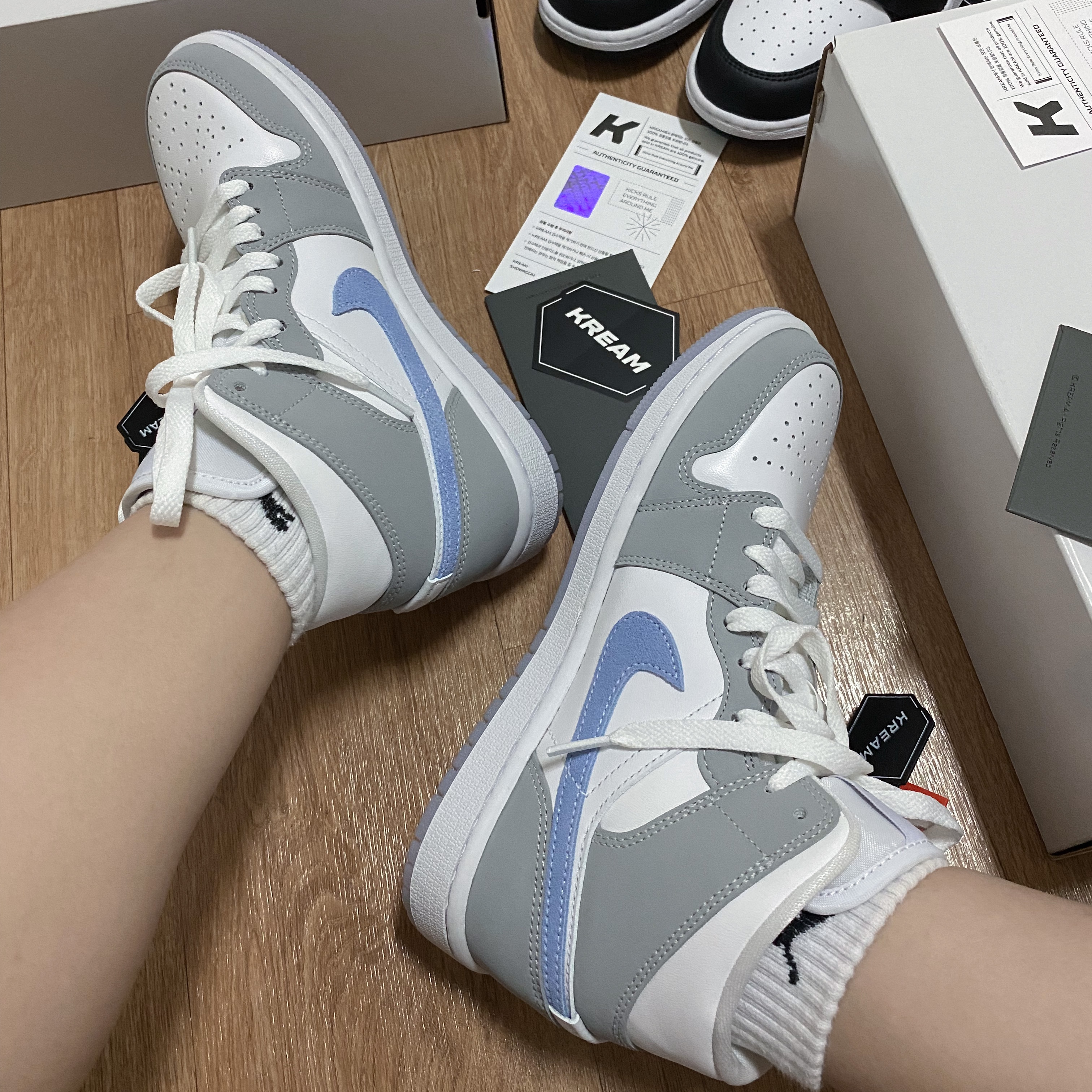 (GS) Jordan 1 Mid Light Smoke Grey, Jordan 1 Mid Light Smoke Grey 착용 스타일 - 3