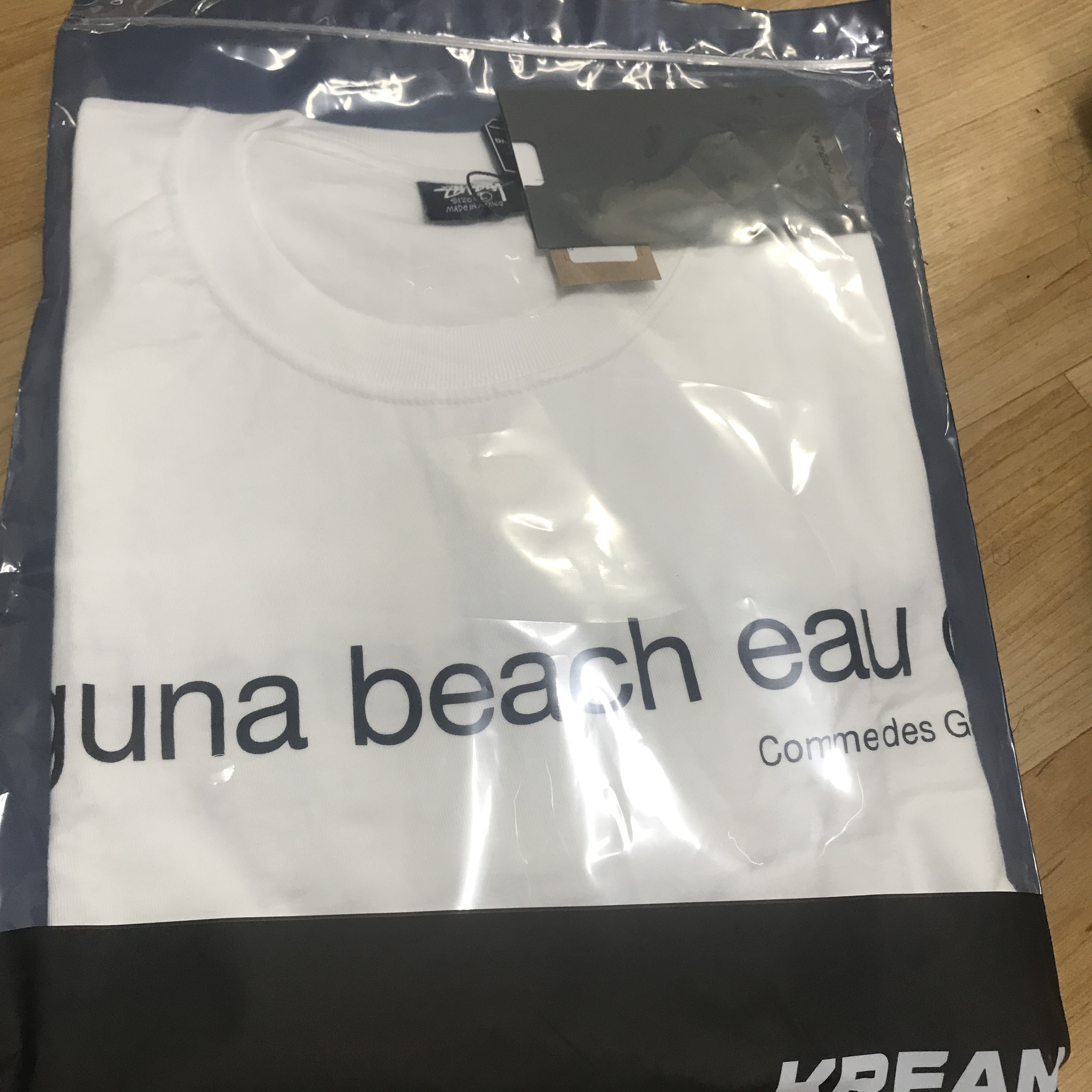 Stussy x CDG Laguna Beach T-Shirt White 착용 스타일 - 1