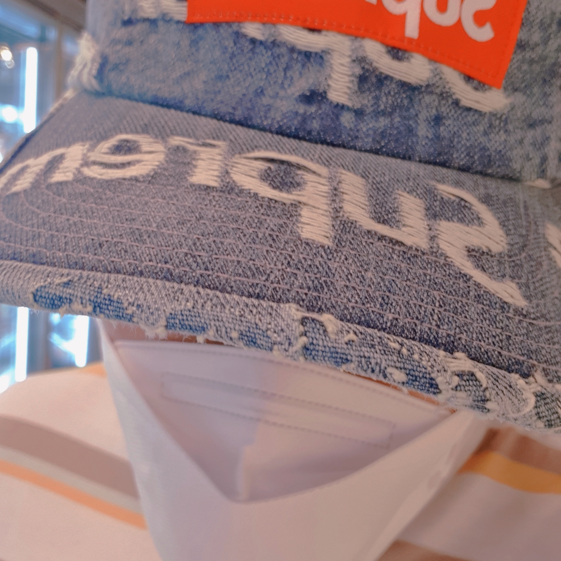 Supreme Frayed Logos Denim Camp Cap Blue - 21SS 착용 스타일