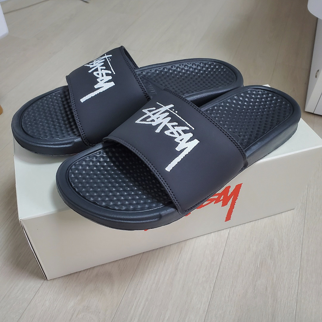 Nike x Sacai VaporWaffle Tour Yellow & Gorge Green Sail, Nike x Stussy Benassi Slide Off Noir 착용 스타일 - 2