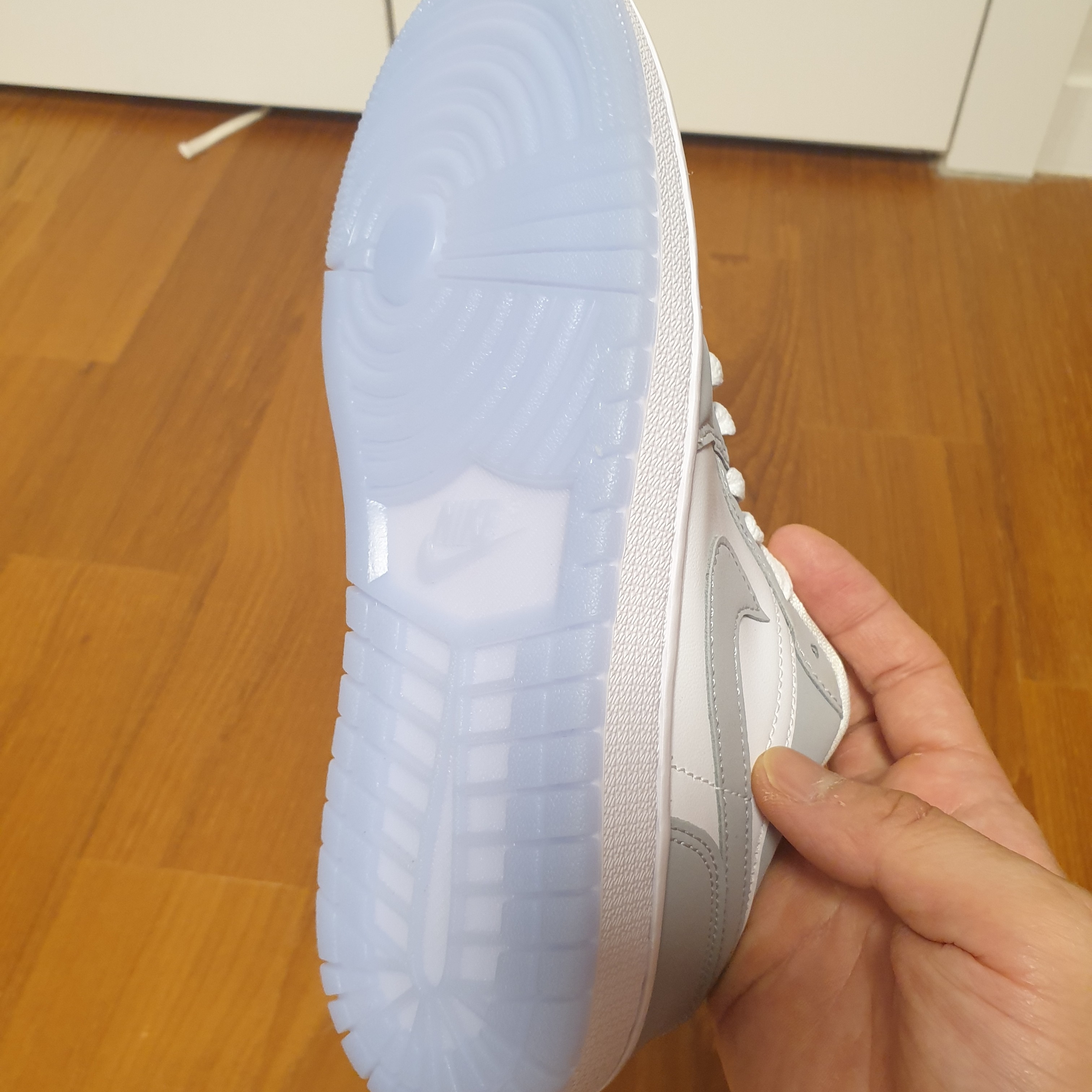 (W) Jordan 1 Low White Wolf Grey 착용 스타일 - 4