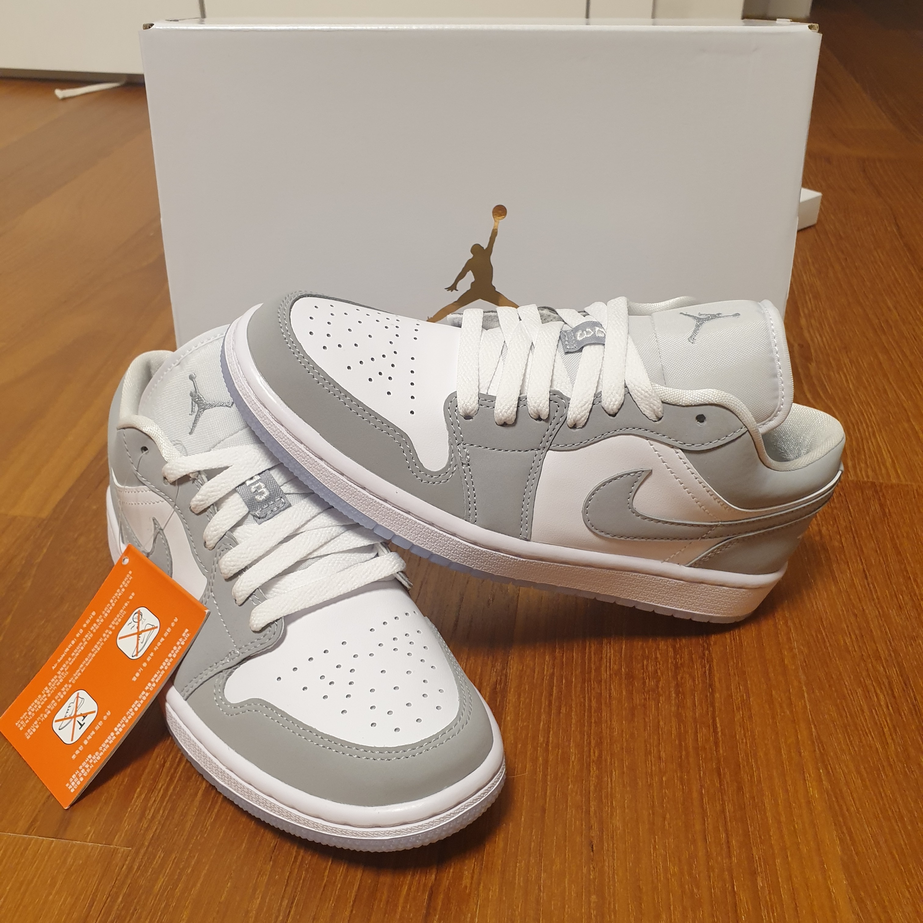 (W) Jordan 1 Low White Wolf Grey 착용 스타일 - 2
