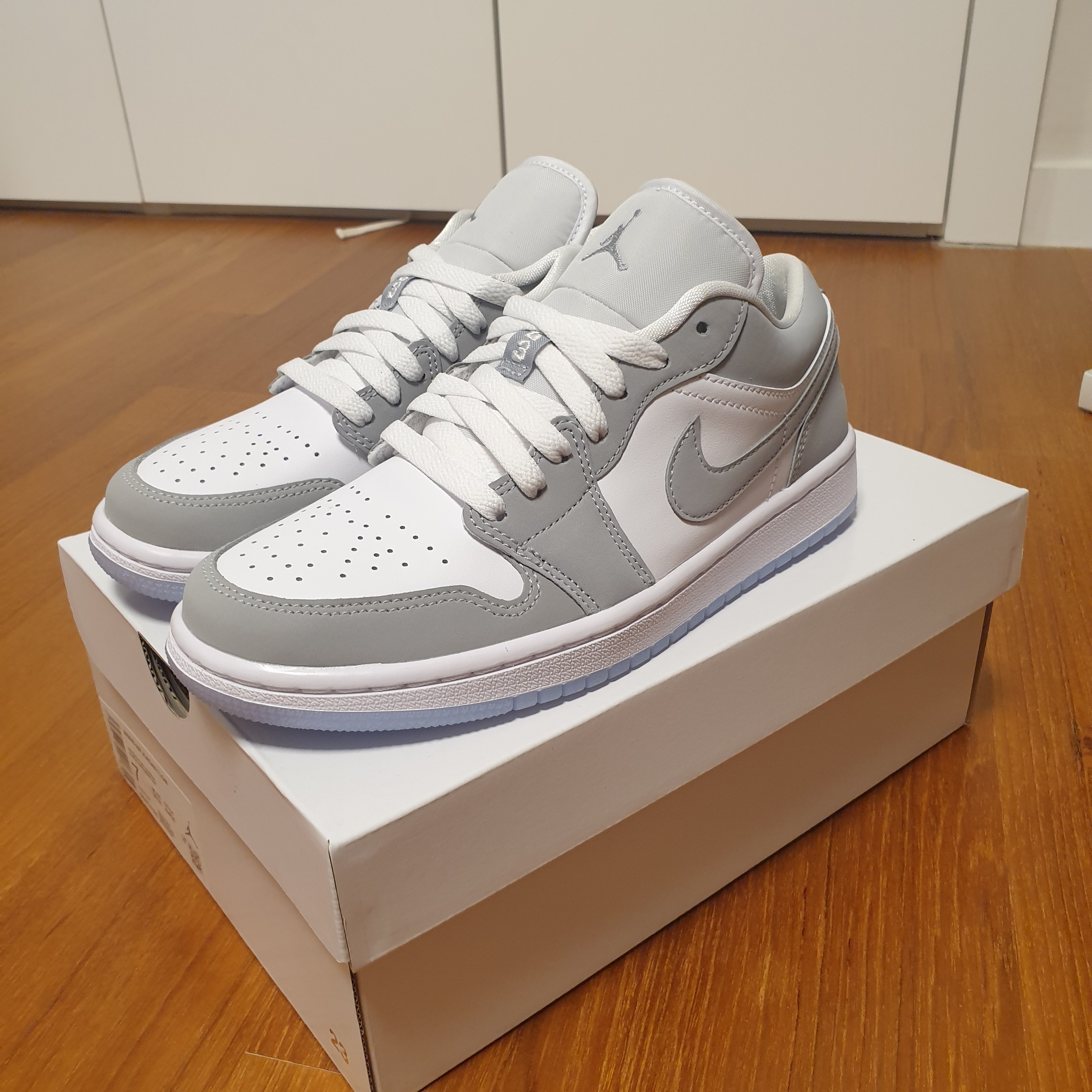 (W) Jordan 1 Low White Wolf Grey 착용 스타일 - 3