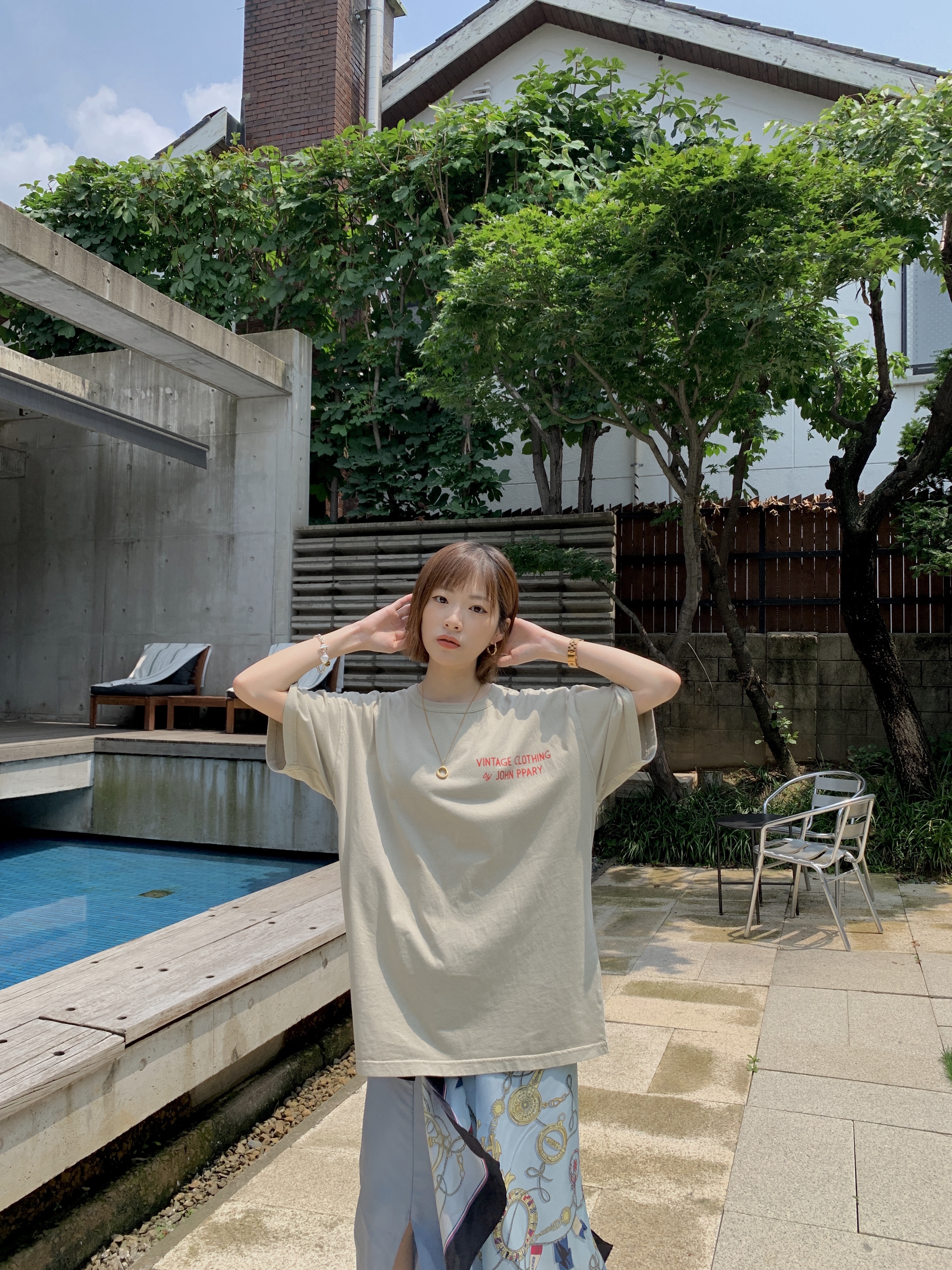 Nike x Stussy Benassi Hemp Slide Fossil Stone 착용 스타일 - 3