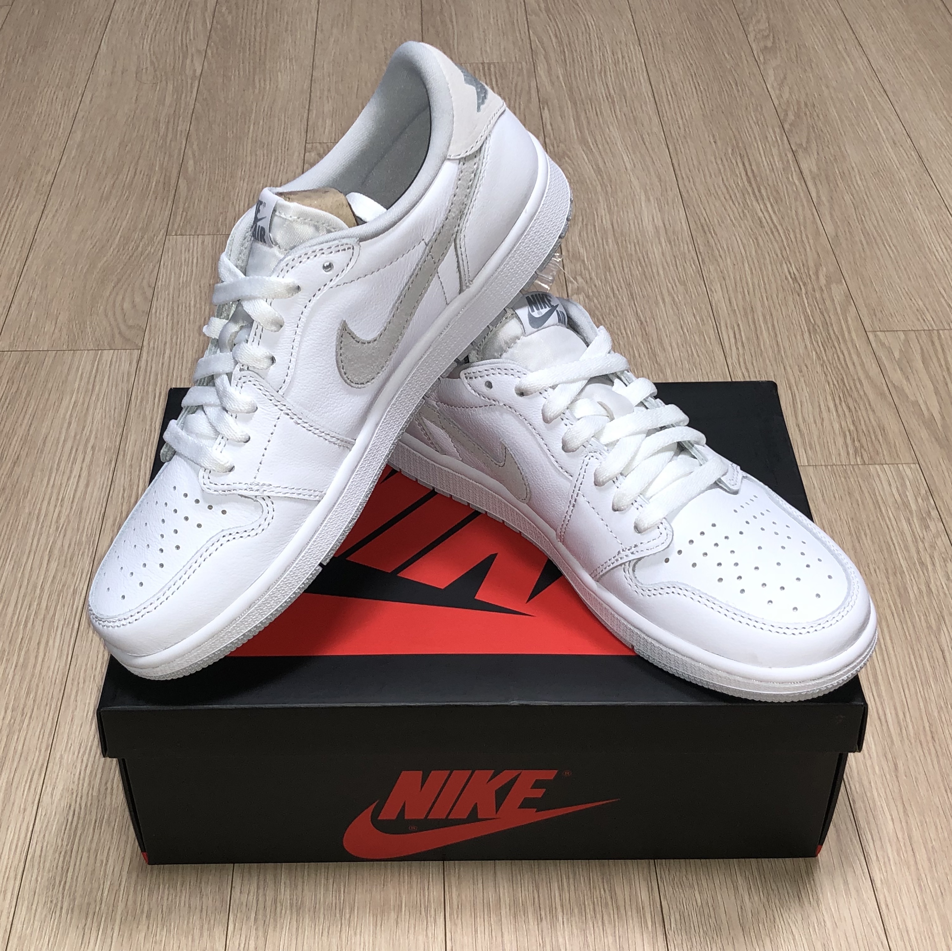 Jordan 1 Low OG Neutral Grey 착용 스타일 - 1