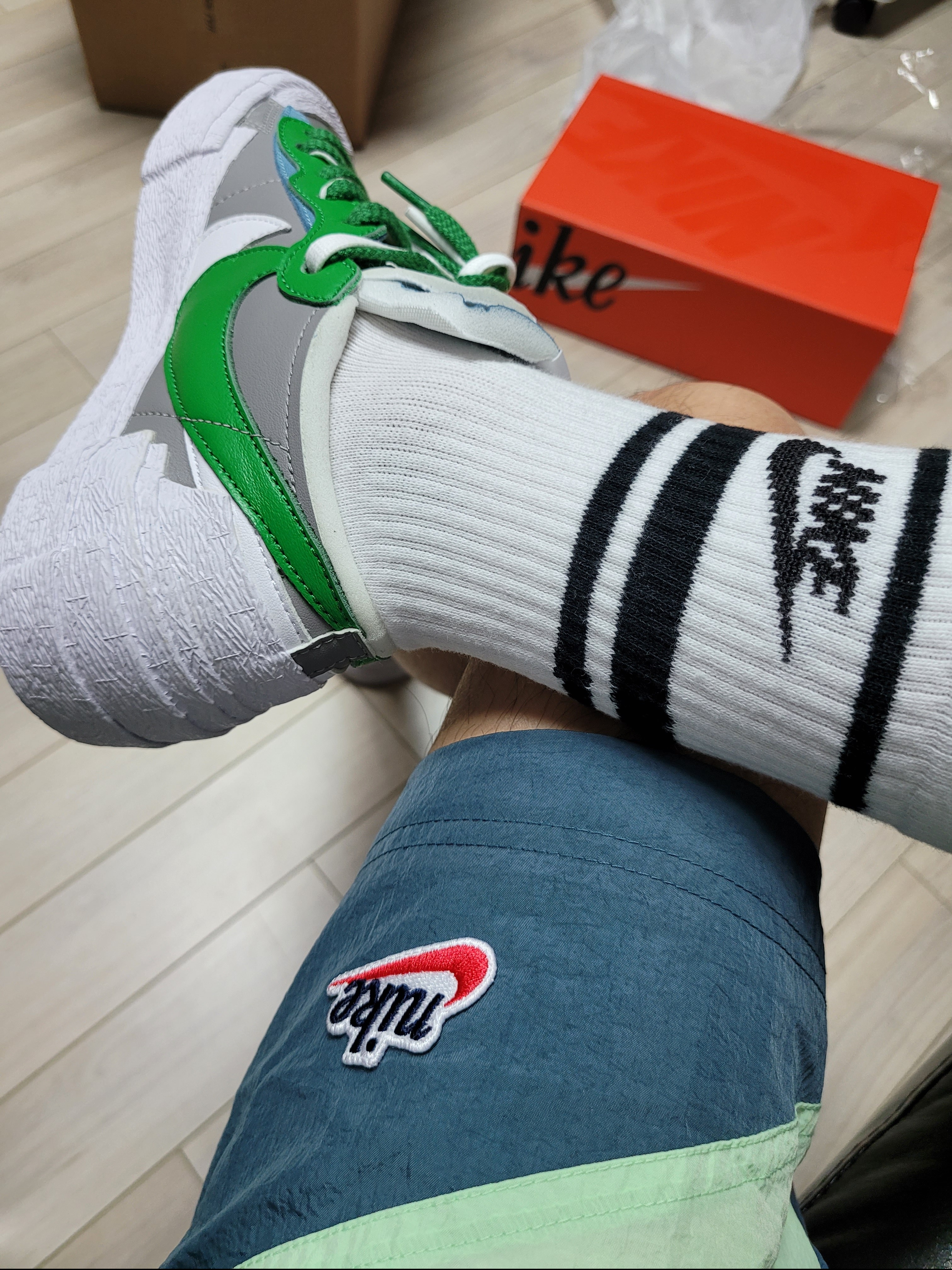 Nike x Sacai Blazer Low Classic Green 착용 스타일 - 2