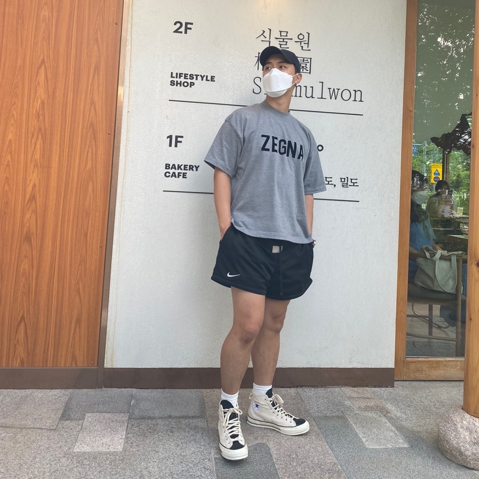 Converse x Fear of God Essentials Chuck 70 Hi Natural 2020, Nike x Fear of God Basketball Shorts Off Noir 착용 스타일