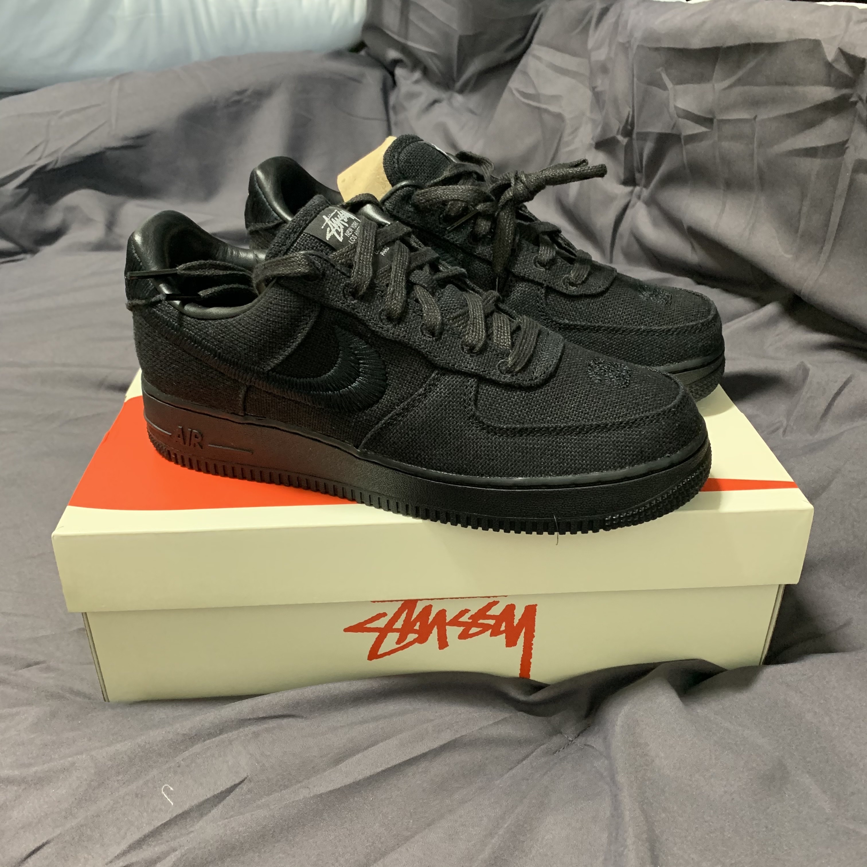 Nike x Stussy Air Force 1 Low Triple Black 착용 스타일