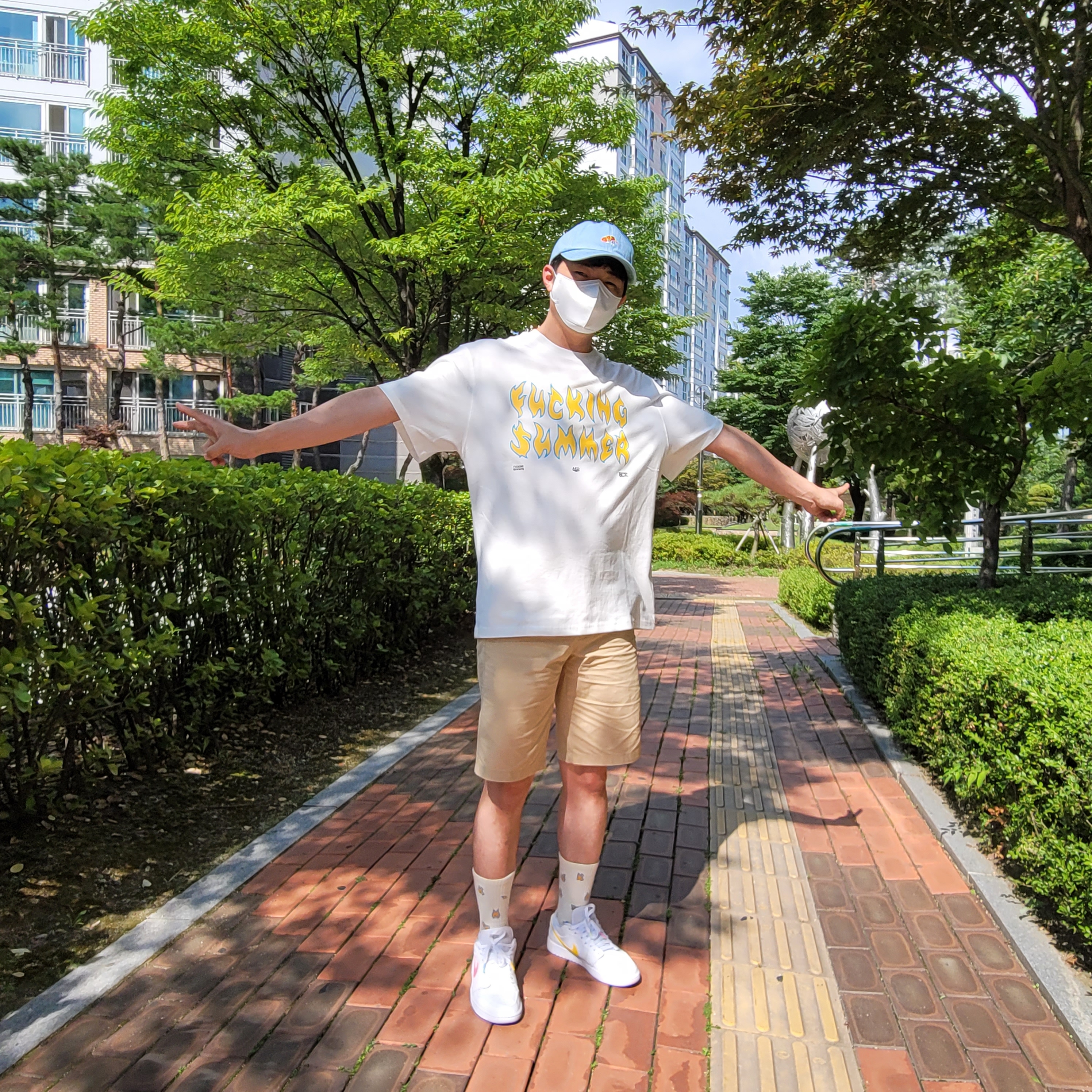 Jordan 1 Low White Multi-Color Swoosh 착용 스타일