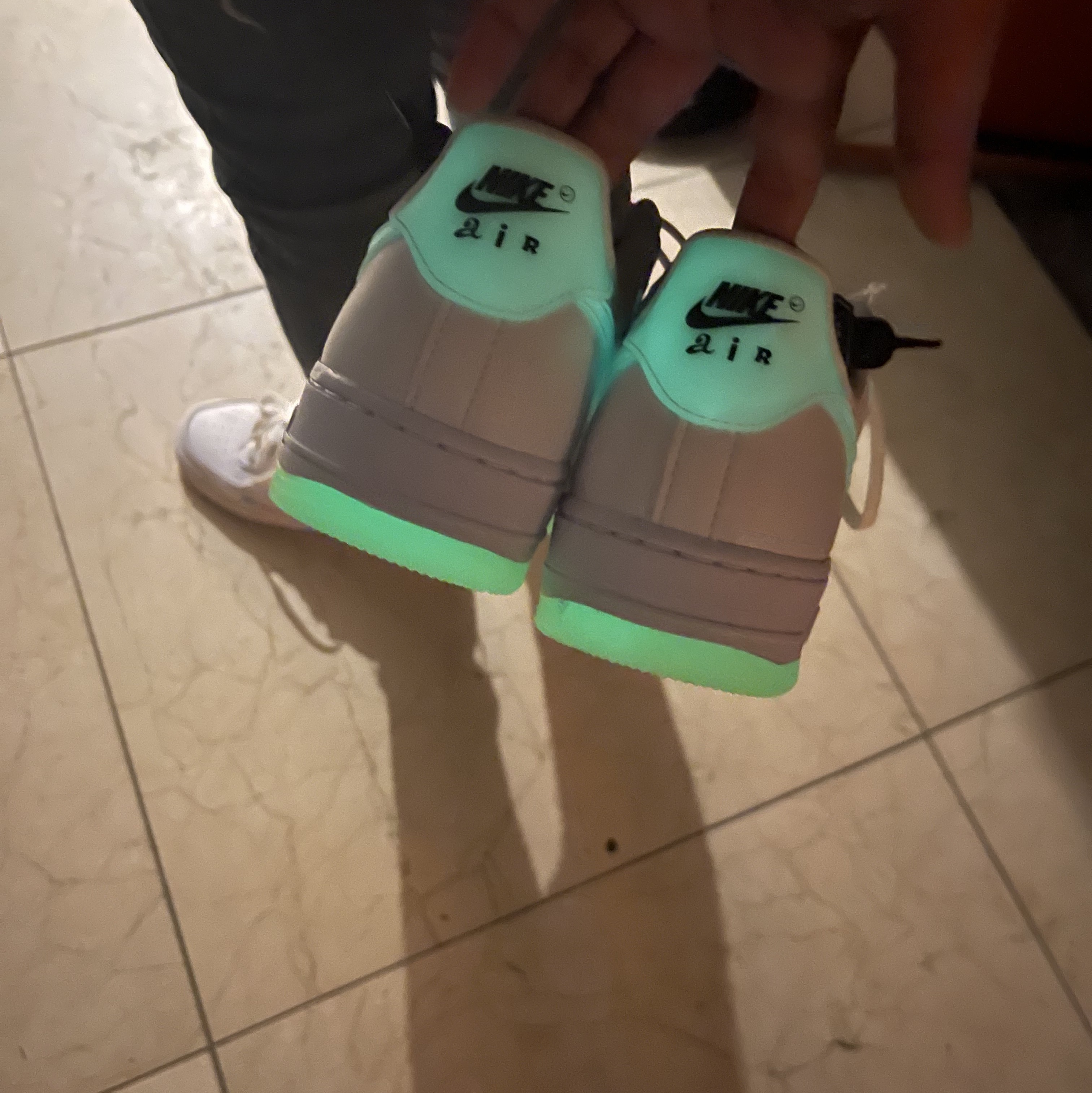 (W) Nike Air Force 1 '07 LX Have a Nike Day White Glow 착용 스타일 - 1