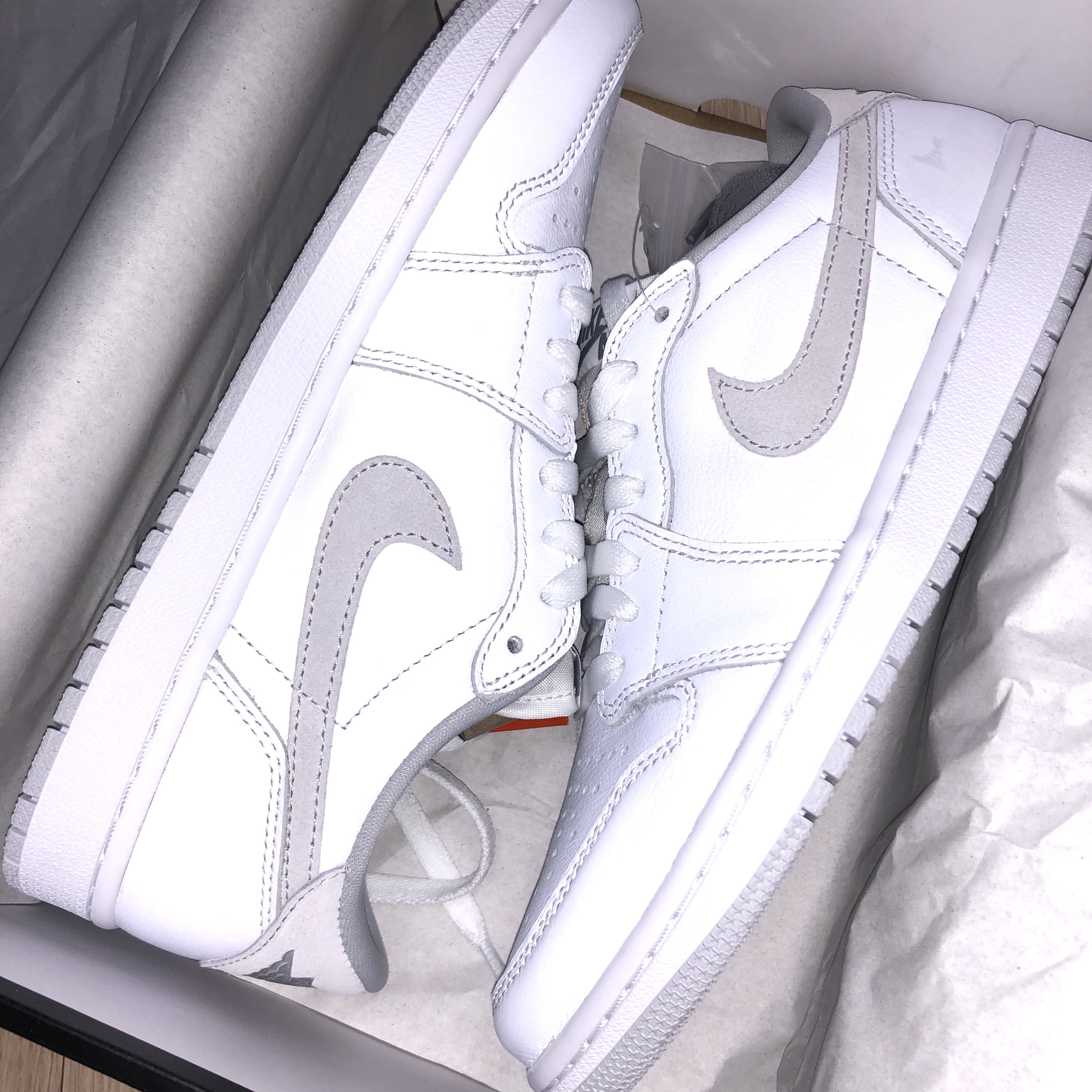 Jordan 1 Low OG Neutral Grey 착용 스타일 - 3