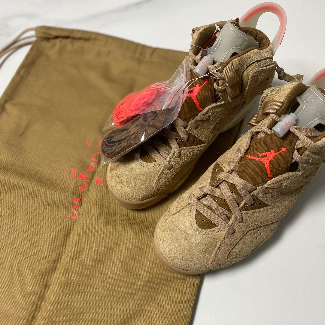 Jordan 6 x Travis Scott Retro SP British Khaki 착용 스타일 - 2