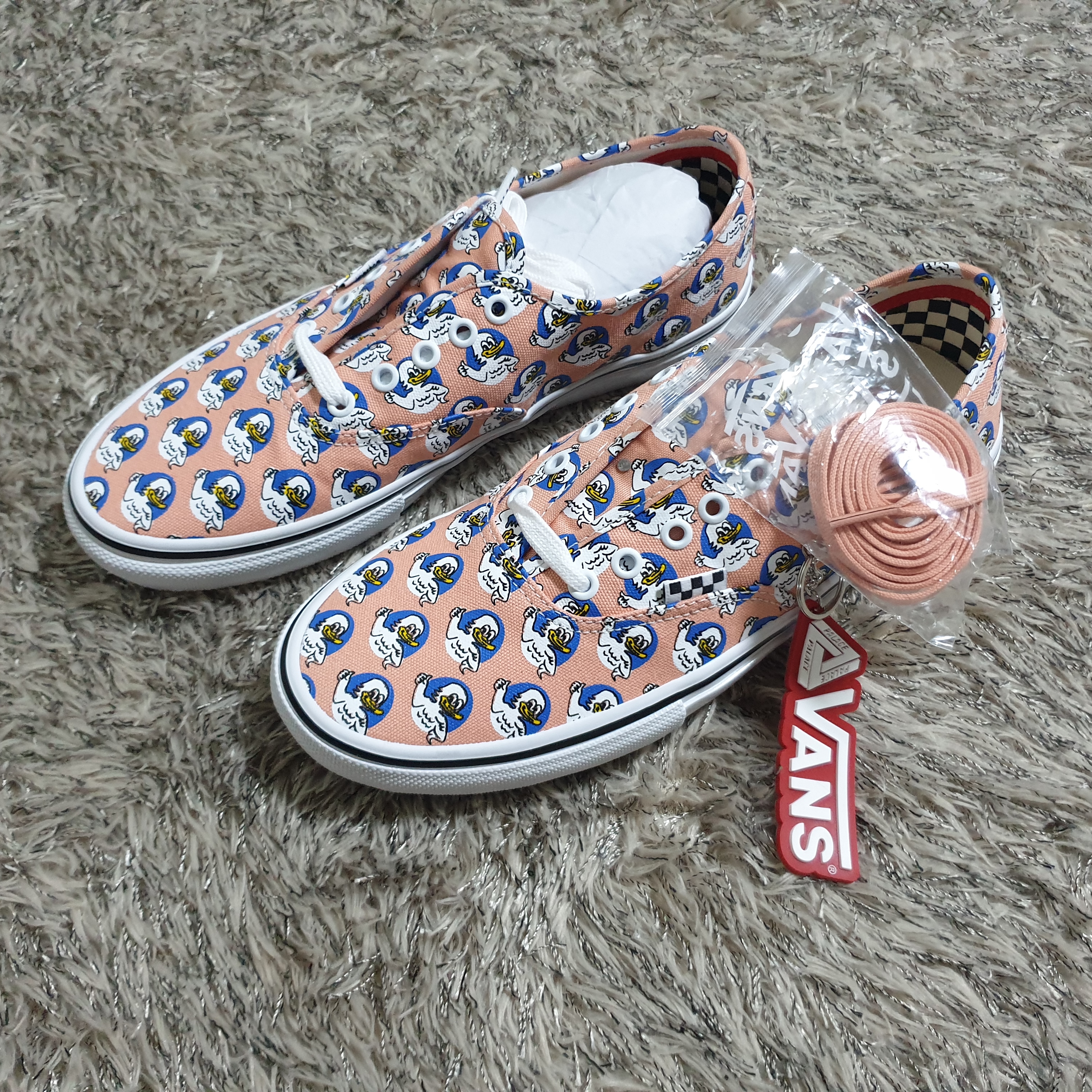 Vans x Palace Skate Authentic Jeremy The Duck Salmon 착용 스타일 - 2