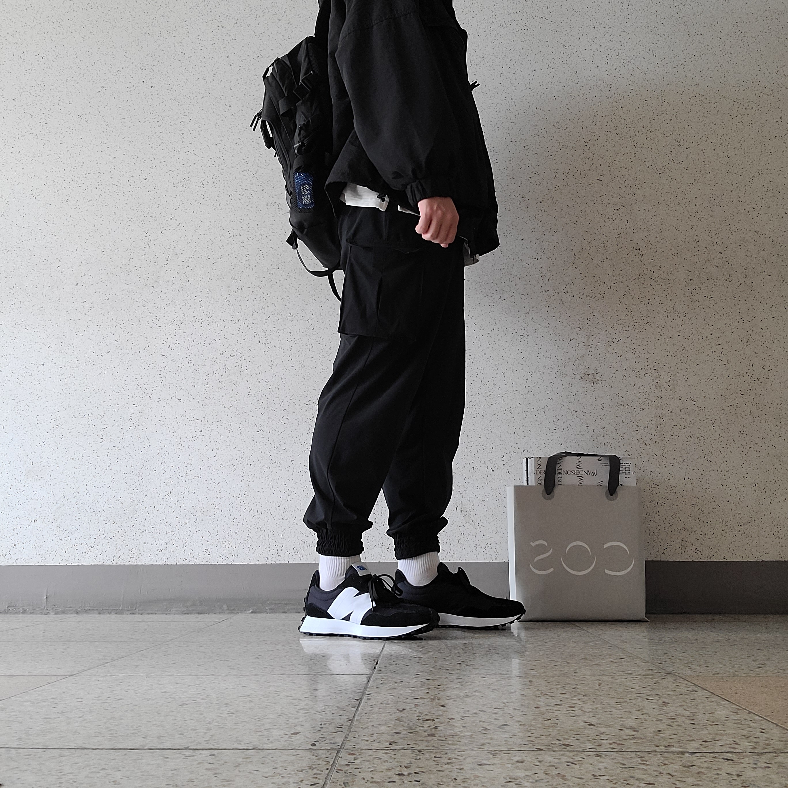 New Balance 327 Black 착용 스타일