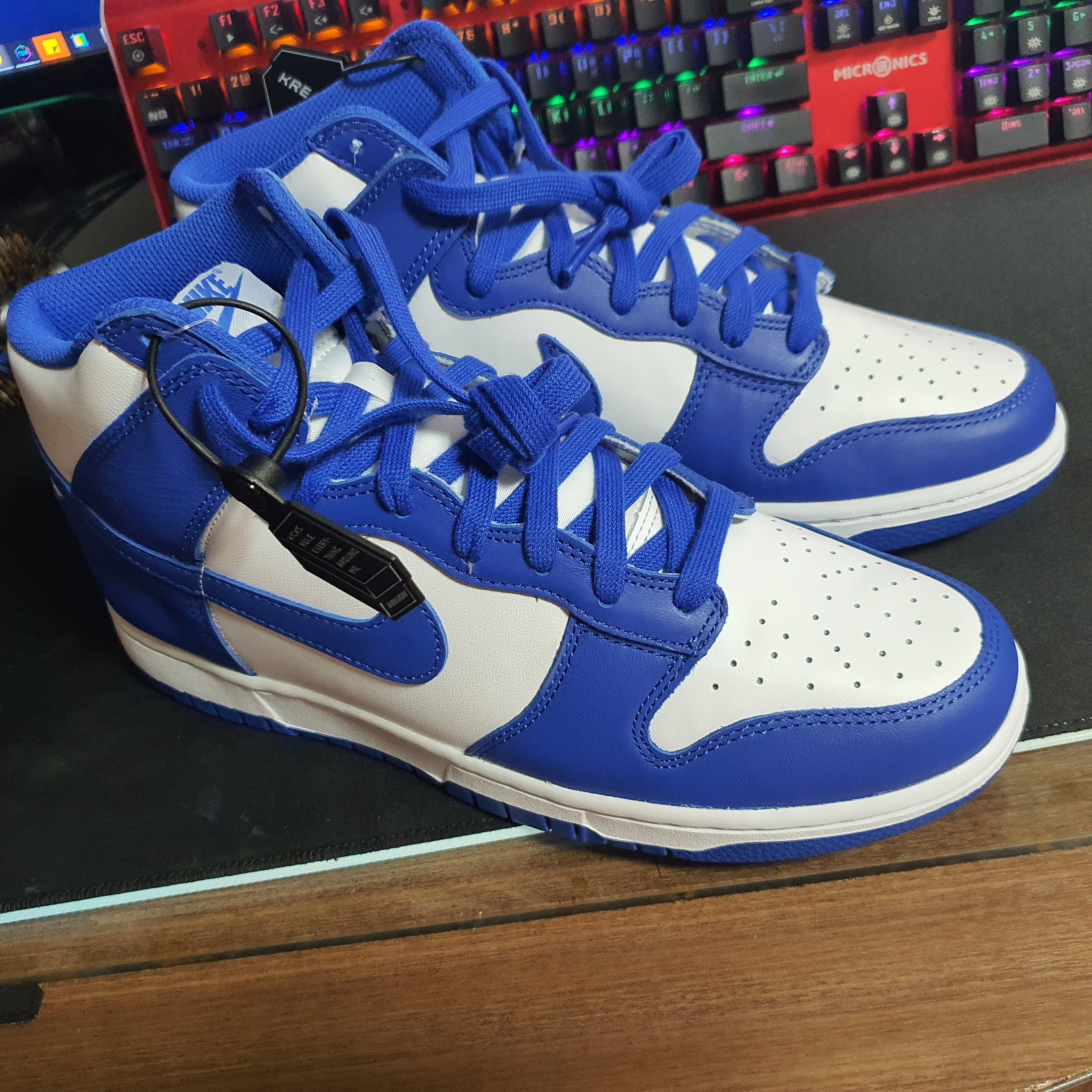 Nike Dunk High Retro Game Royal, Stussy Reflection T-Shirt Black 착용 스타일 - 2