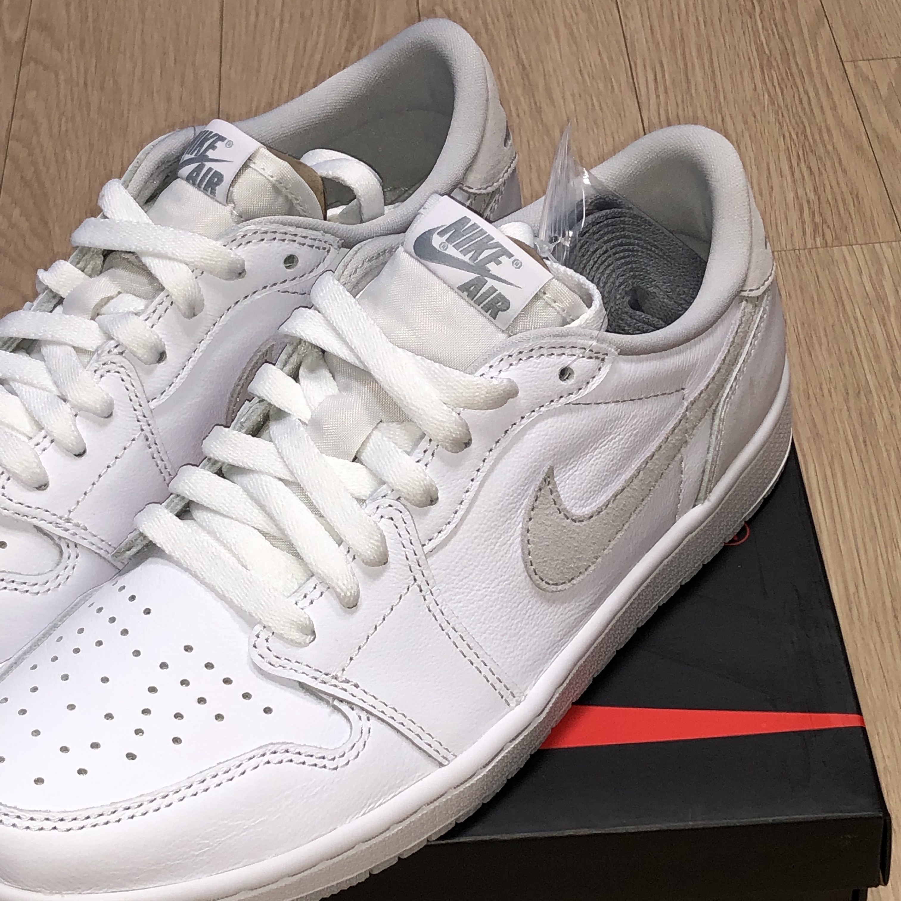 Jordan 1 Low OG Neutral Grey 착용 스타일 - 2