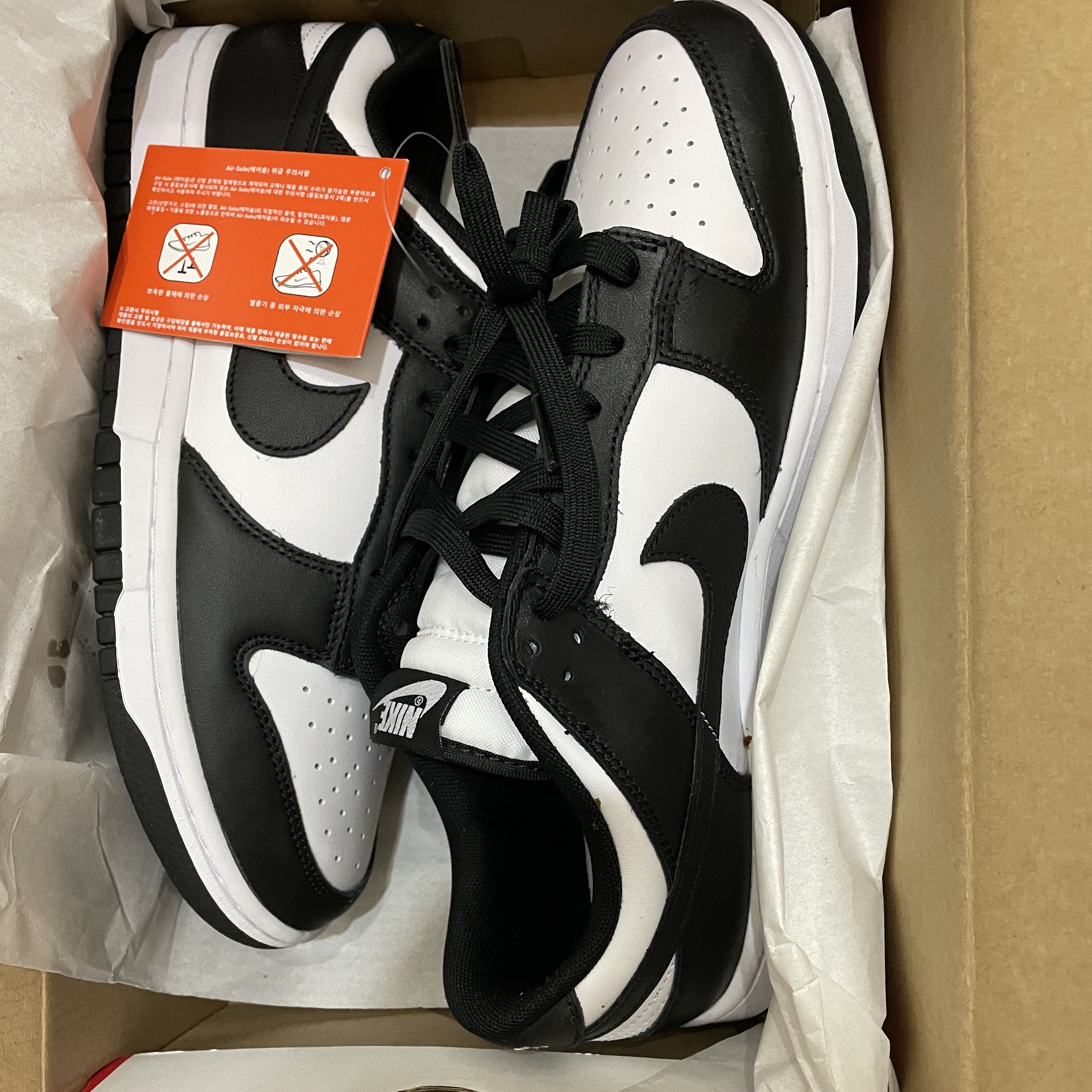 (W) Nike Dunk Low Black 착용 스타일 - 2