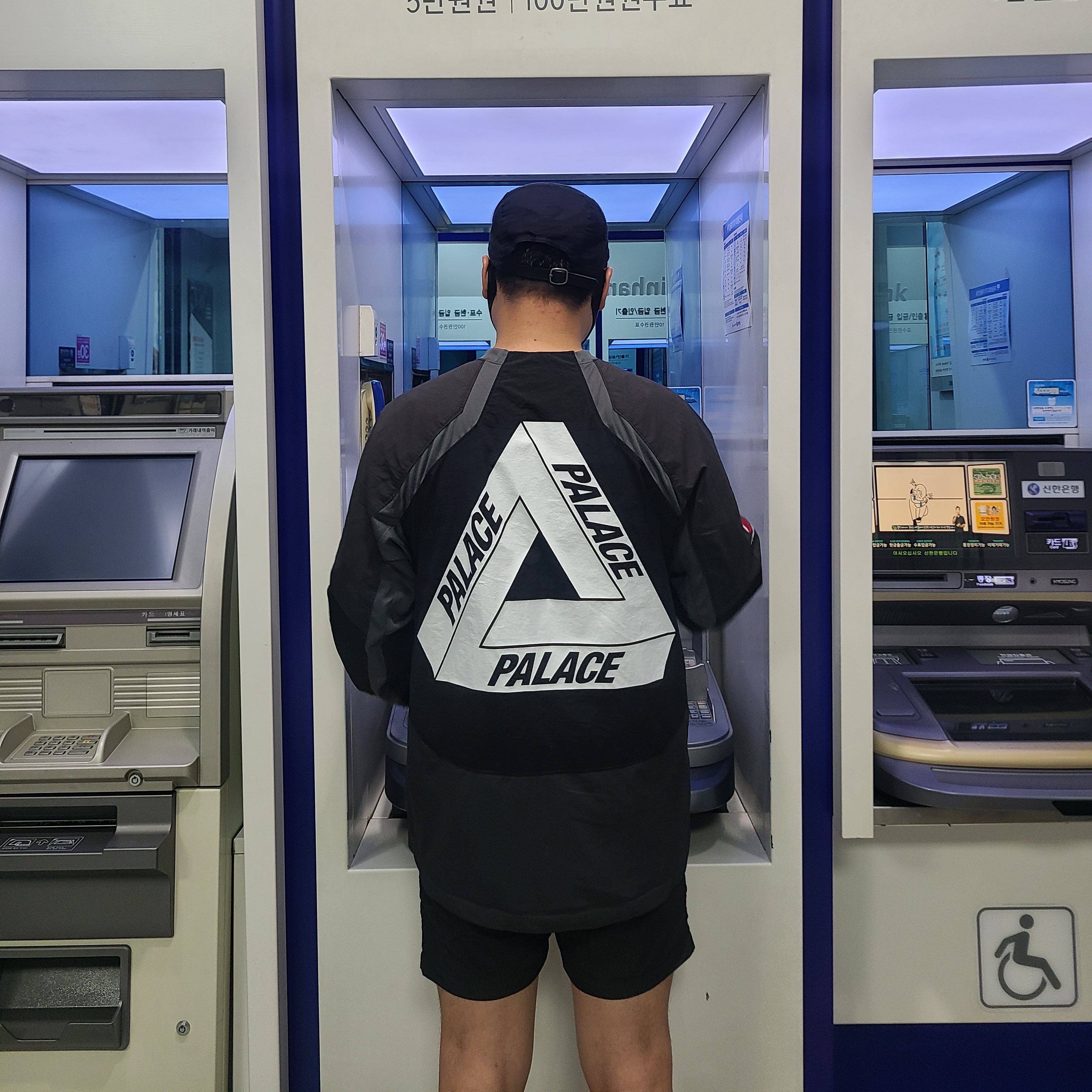 Palace Sports Shell Crew Black - 21SS, Supreme Linen Camp Cap Black - 21SS 착용 스타일 - 2
