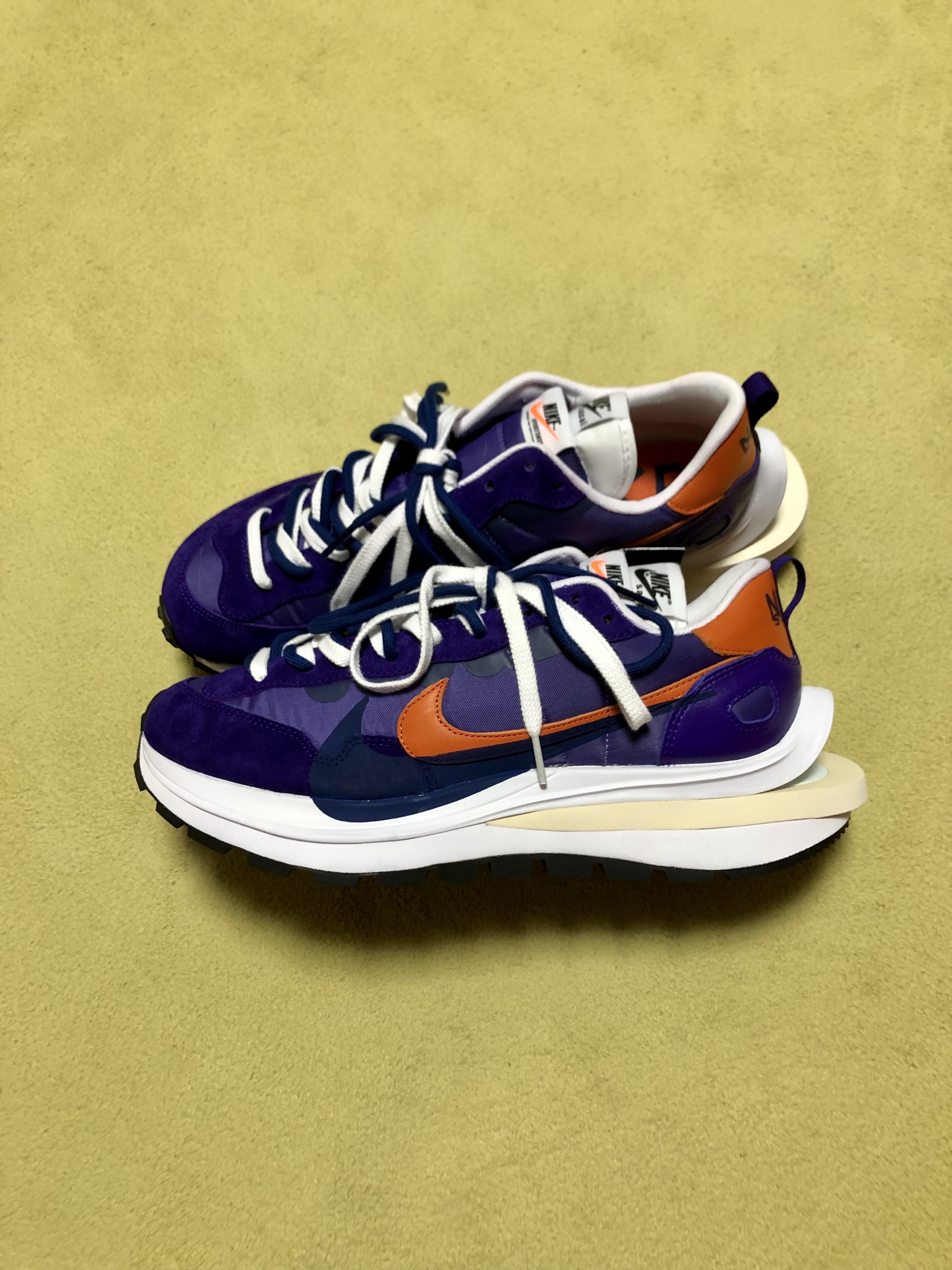 Nike x Sacai VaporWaffle Dark Iris 착용 스타일 - 1