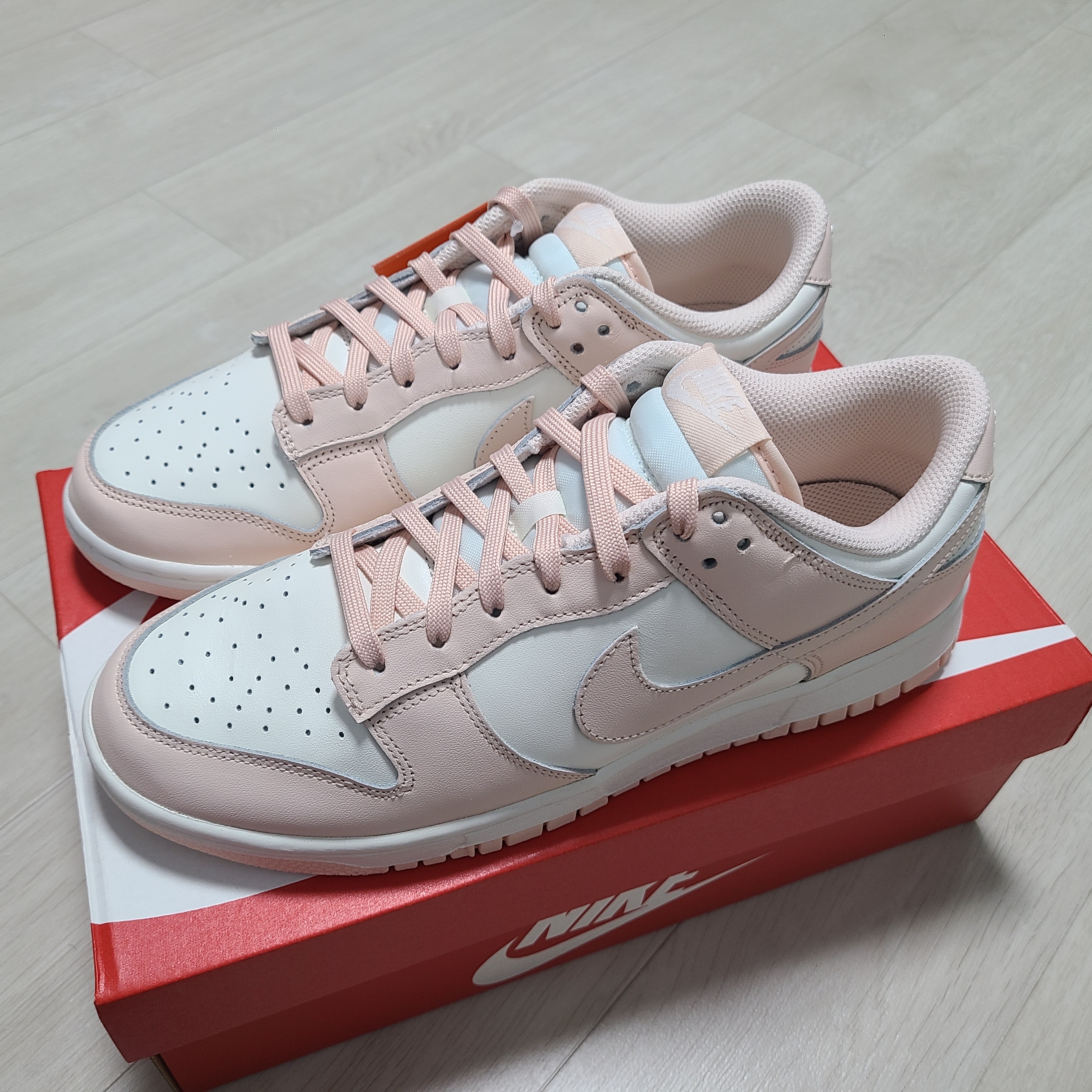 (W) Nike Dunk Low Orange Pearl 착용 스타일 - 2