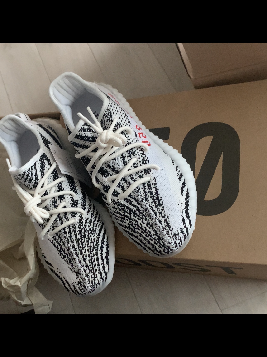 Adidas Yeezy Boost 350 V2 Zebra 2017/2019/2020 착용 스타일