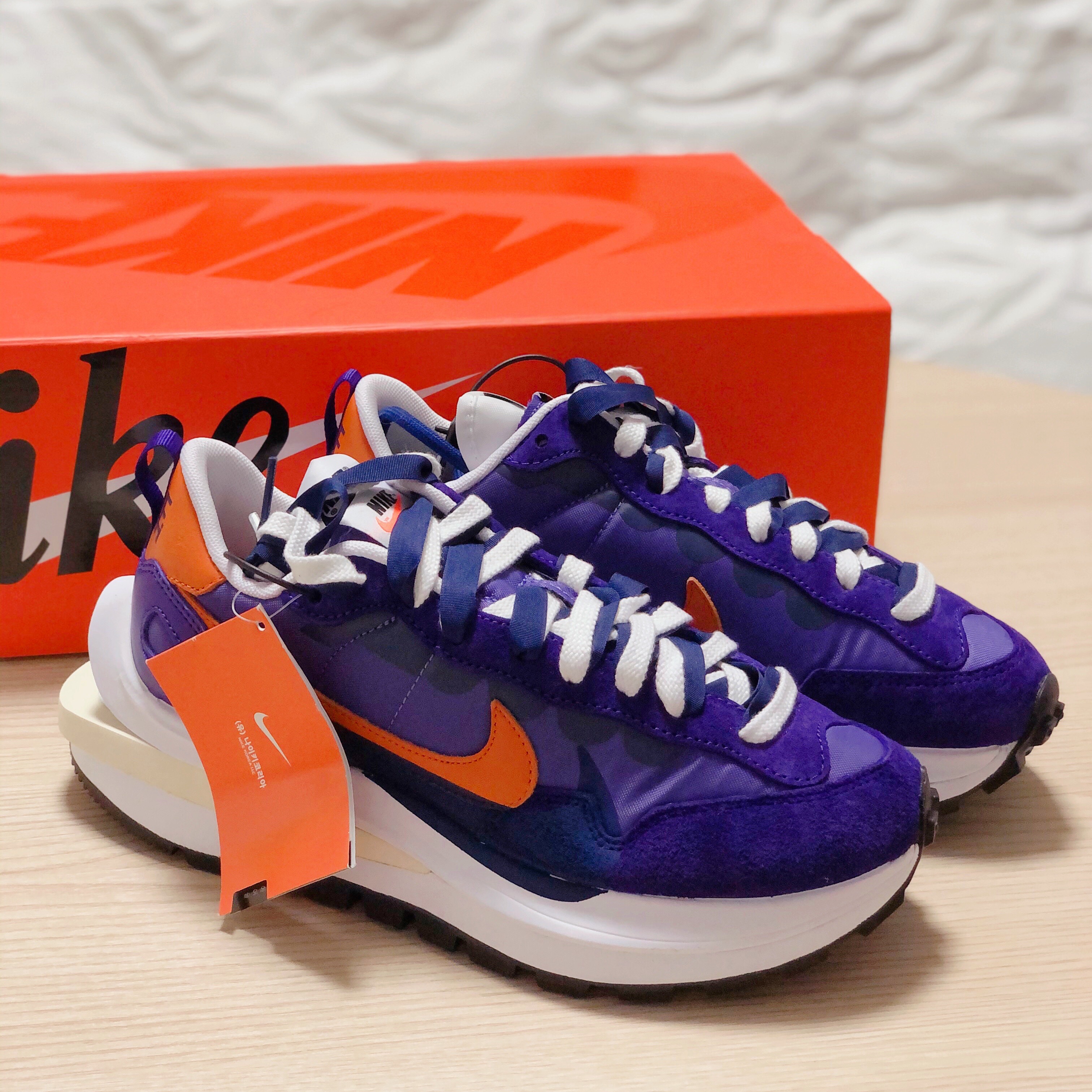 Nike x Sacai VaporWaffle Dark Iris 착용 스타일