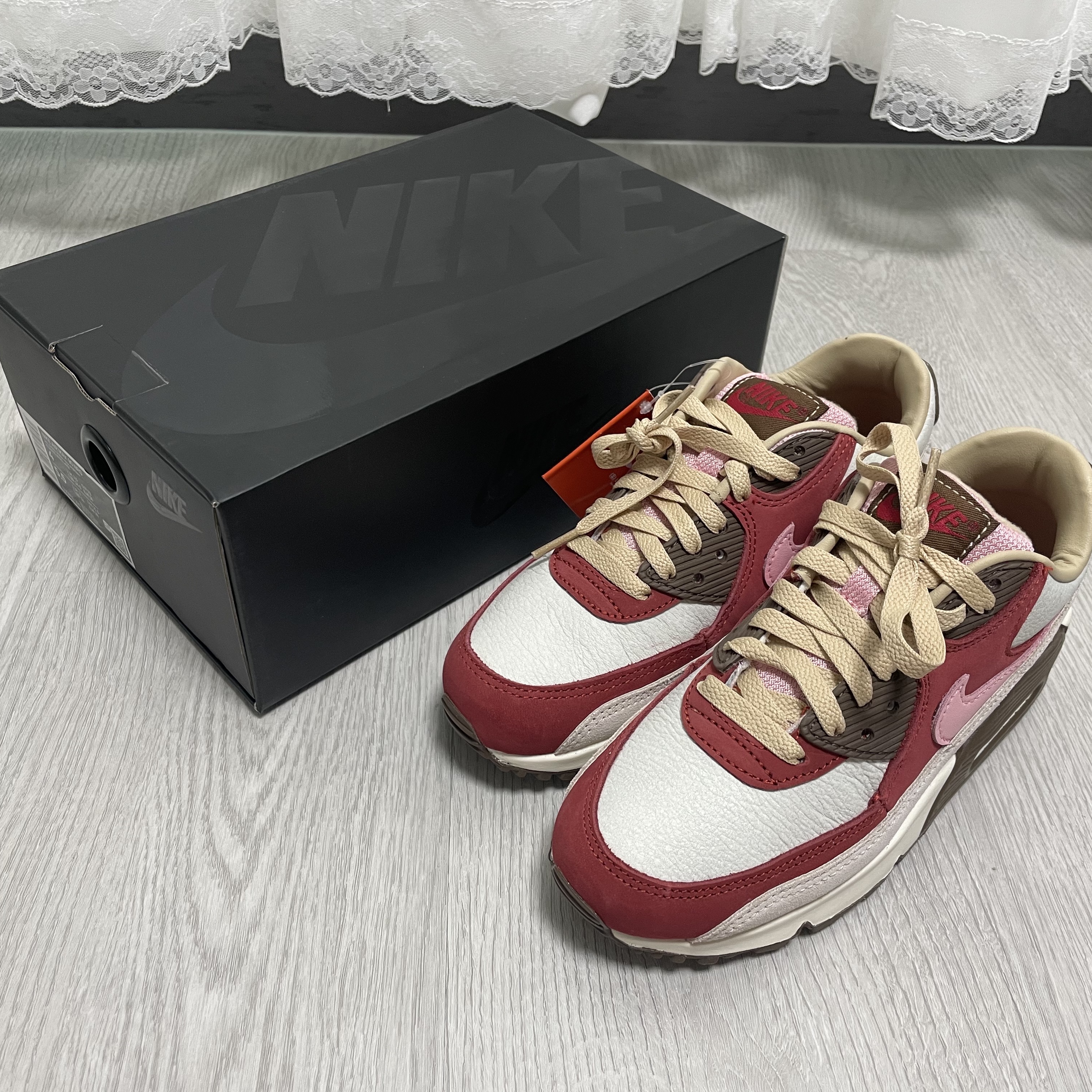 Nike Air Max 90 NRG Bacon 착용 스타일 - 1