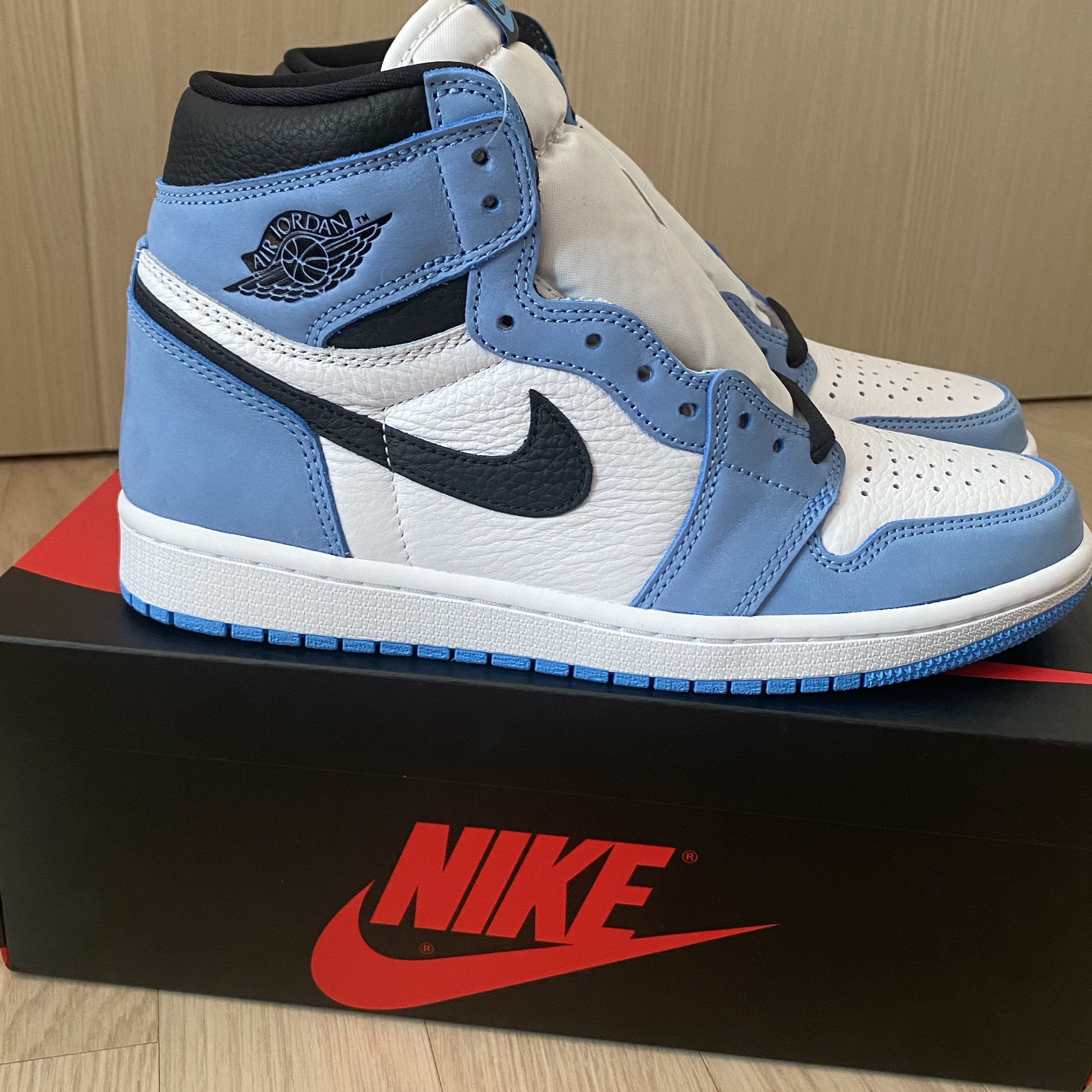 Jordan 1 Retro High OG University Blue 착용 스타일