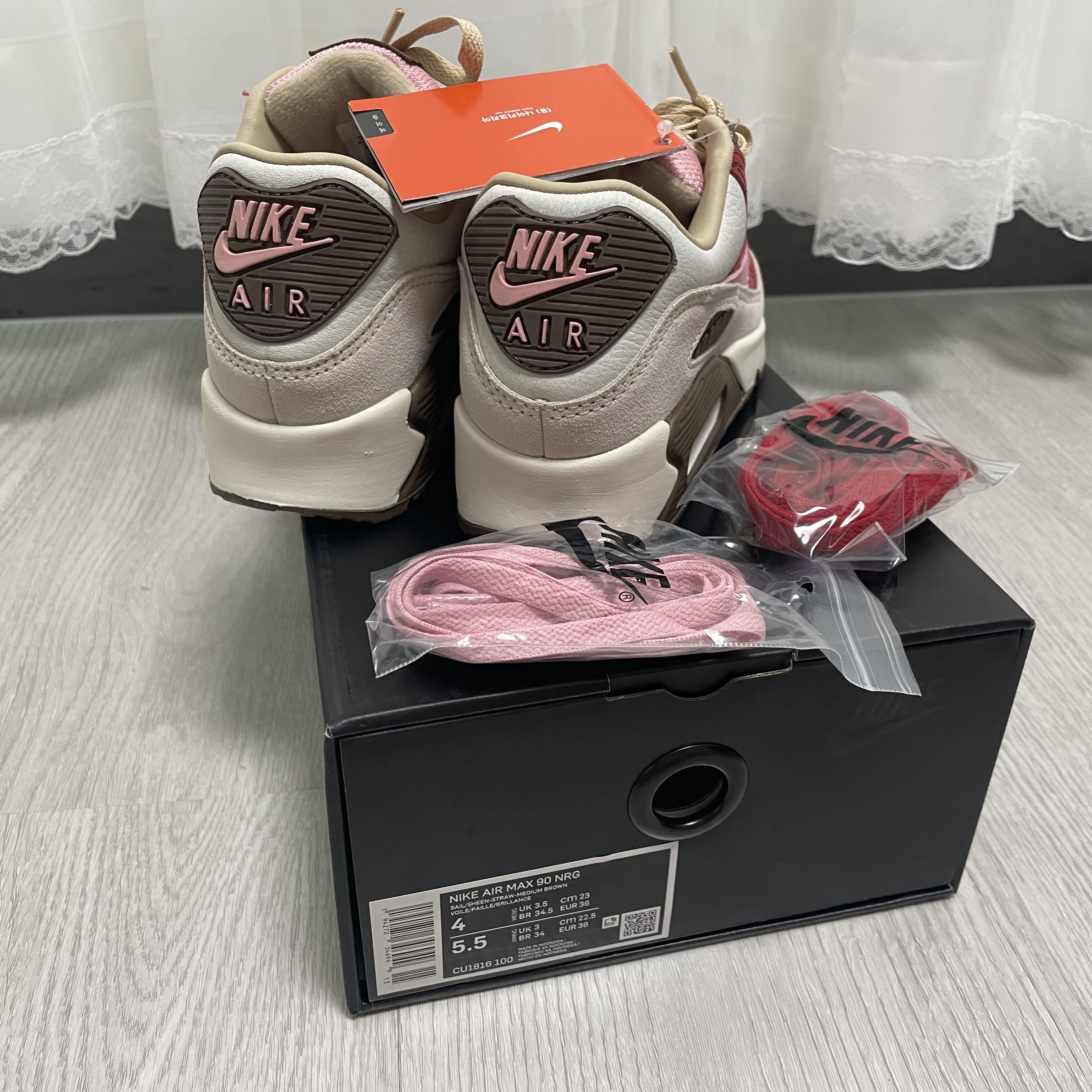 Nike Air Max 90 NRG Bacon 착용 스타일 - 2