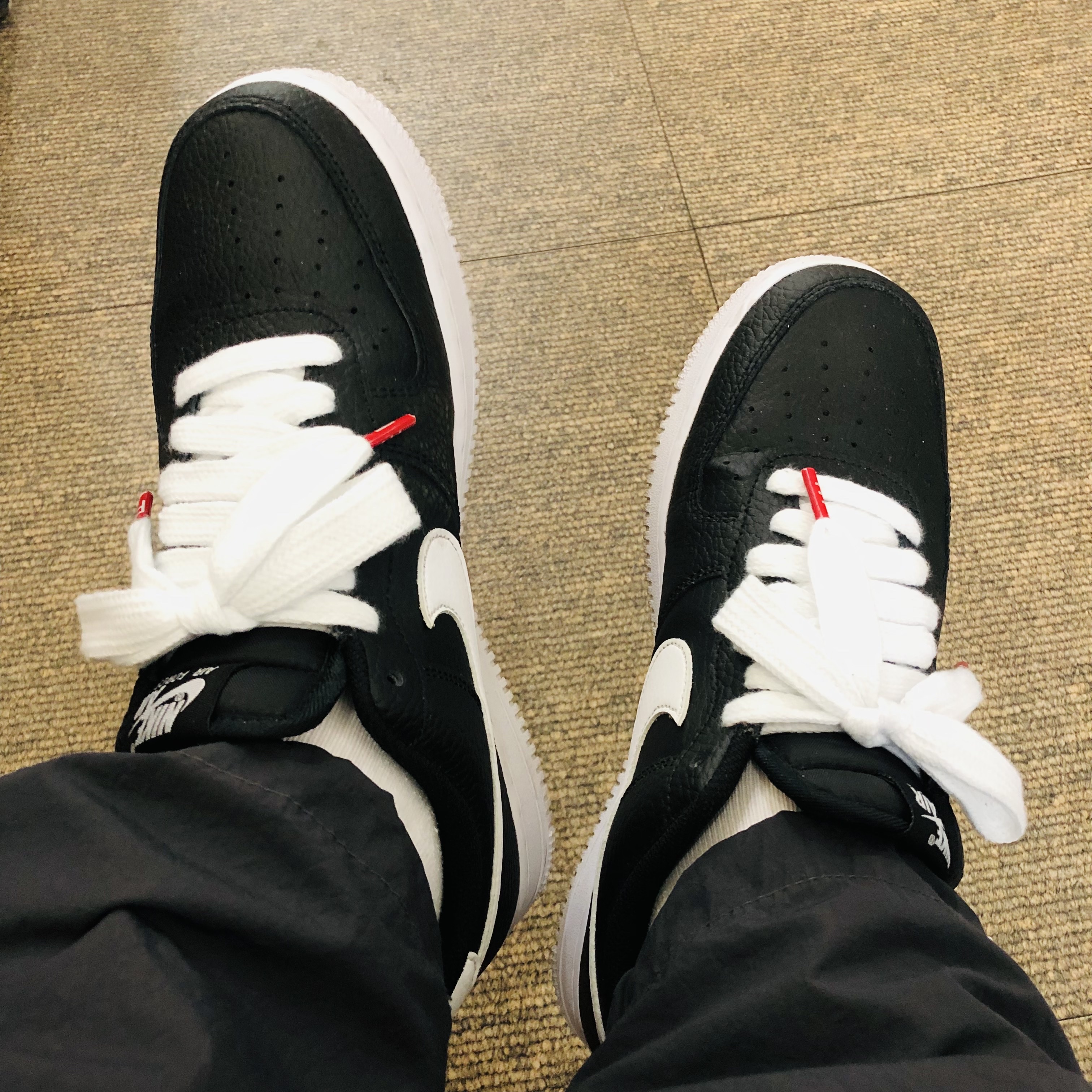 Nike Air Force 1 '07 Black White 착용 스타일