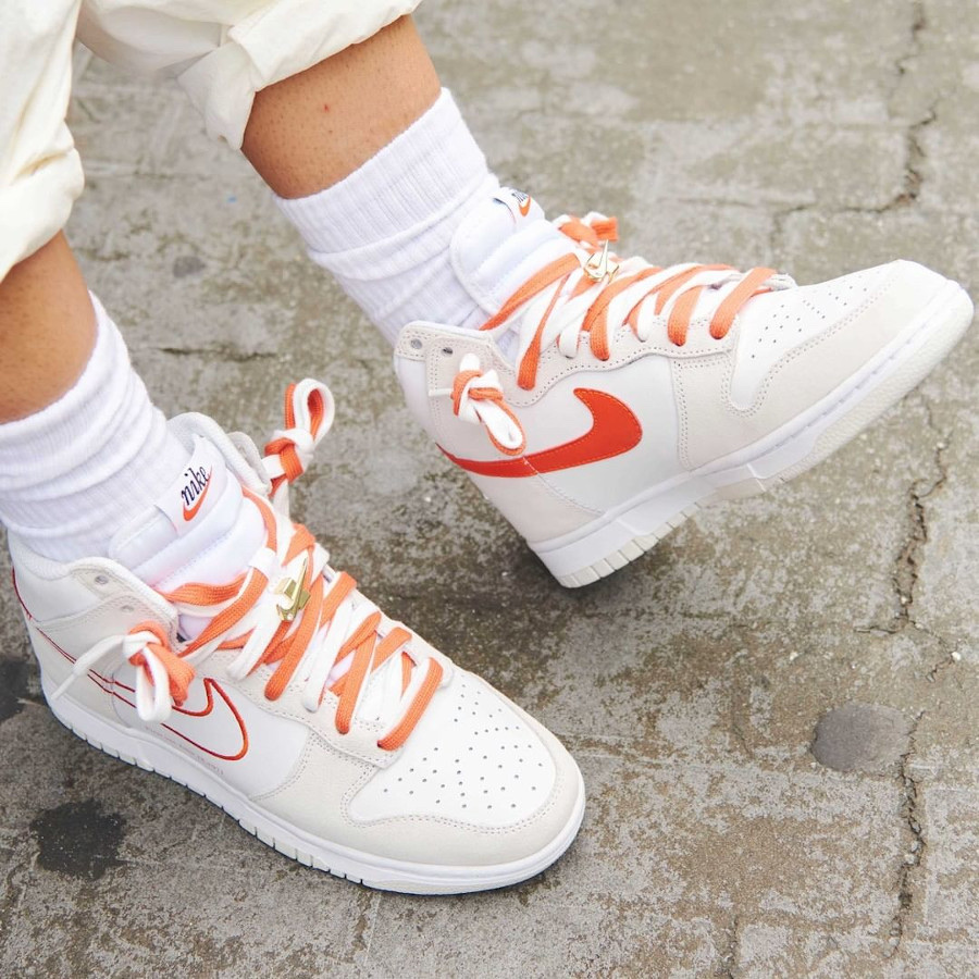 (W) Nike Dunk High SE First Use Sail University Orange 착용 스타일