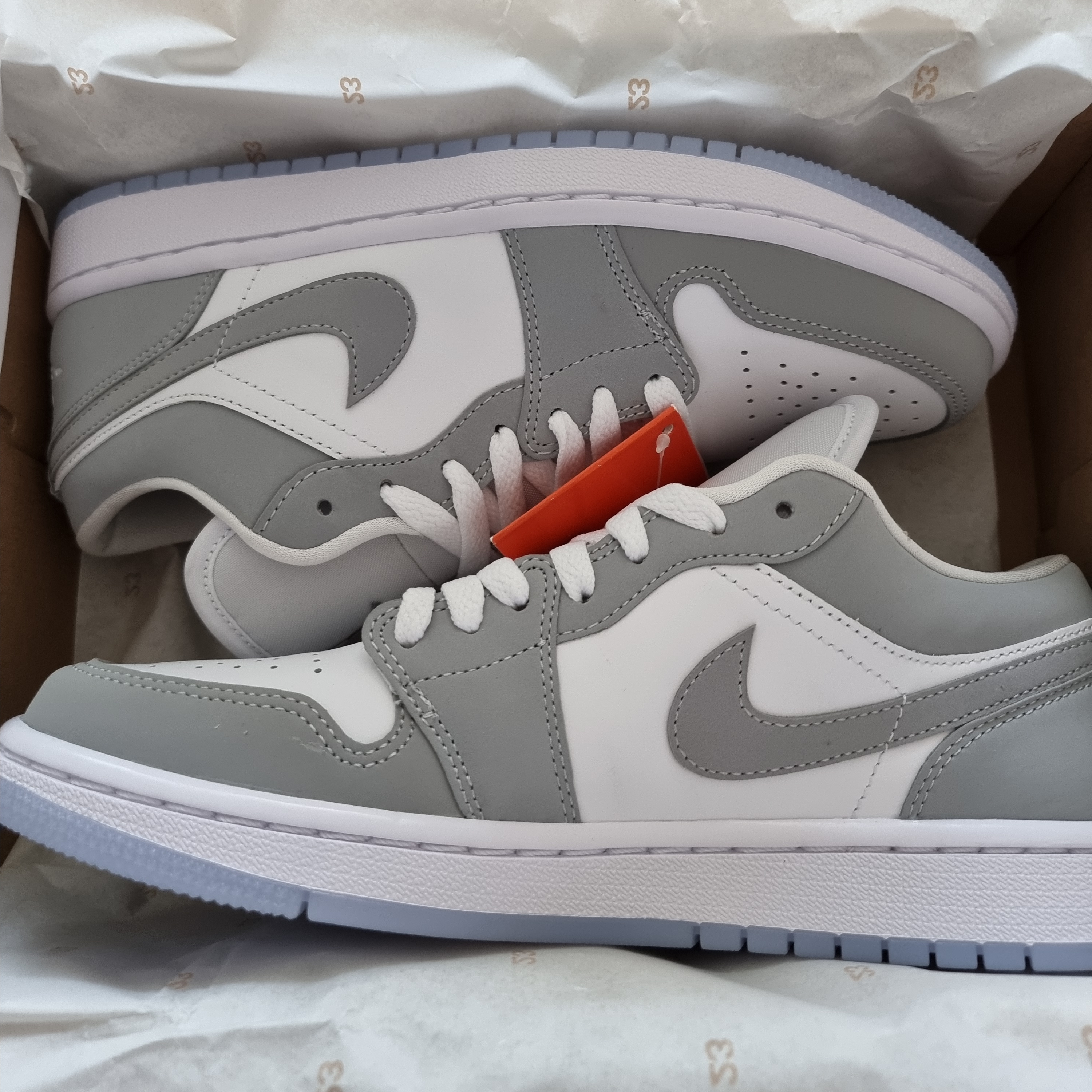 (W) Jordan 1 Low White Wolf Grey 착용 스타일 - 2